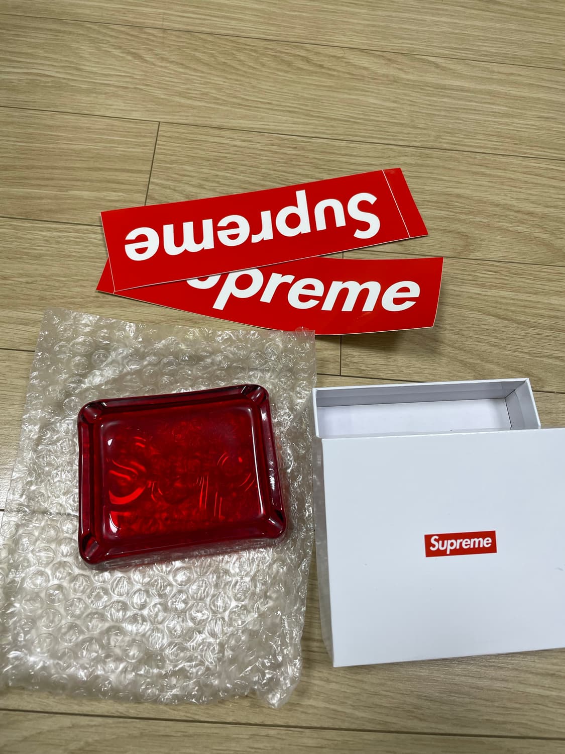 슈프림 디보스드 글래스 애쉬트레이 레드 - 20SS 상품이미지1