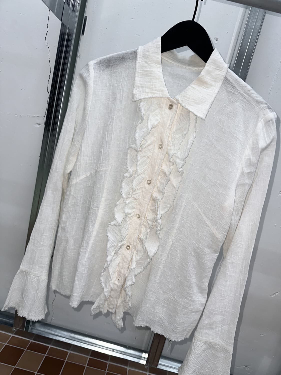 ivory ruffle blouse 상품이미지2