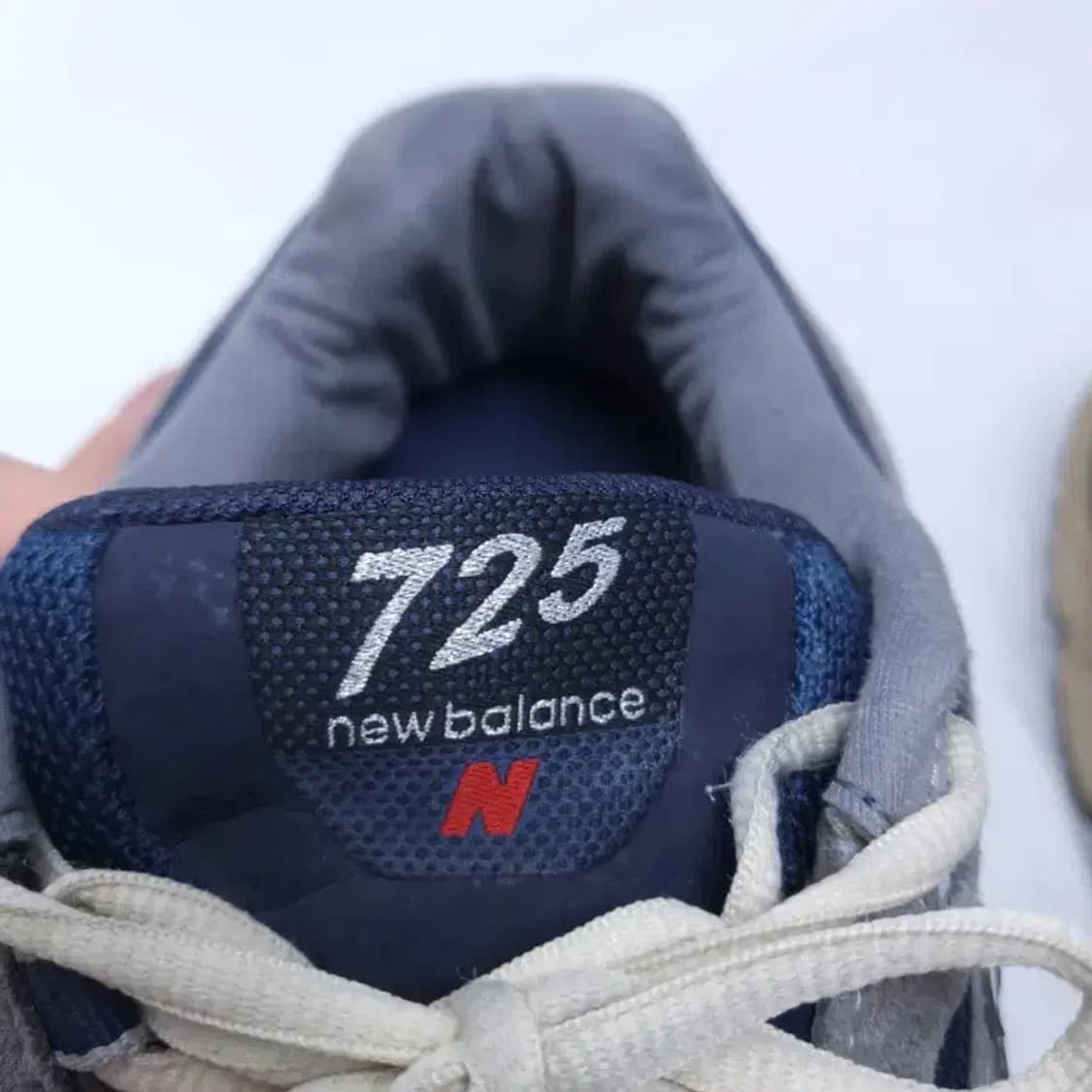 뉴발란스 725 네이비/회색 운동화 260 상품이미지9