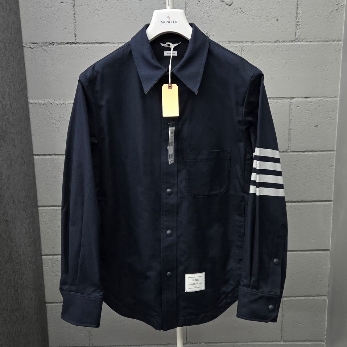 새상품 백화점판 / 톰브라운 4BAR 셔츠 자켓 1사이즈 상품이미지2