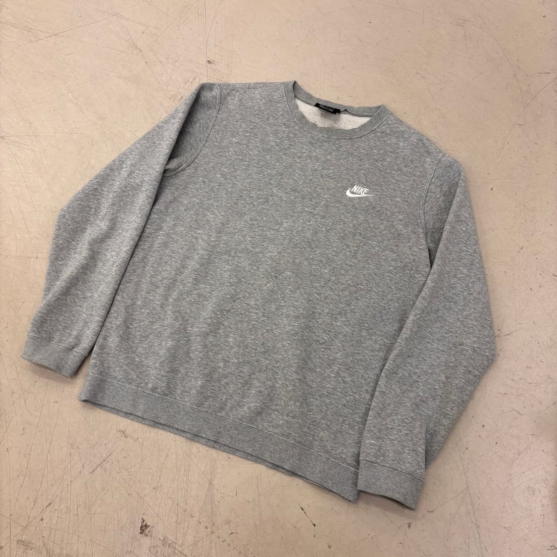 나이키 베이직 그레이 맨투맨 상품이미지1