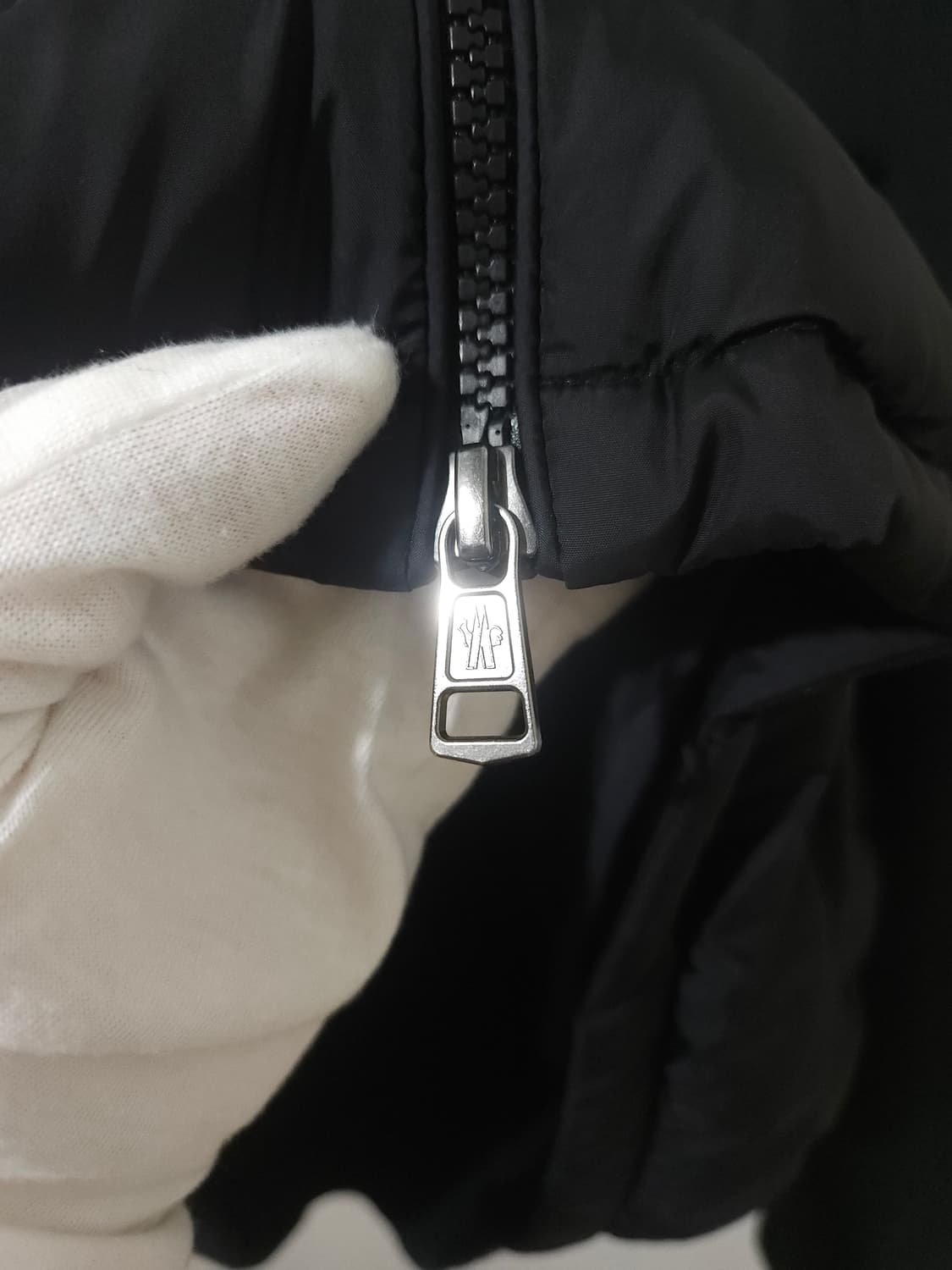 [23Fw, 새상품급] 몽클레어 니트패딩 XL Size 상품이미지3