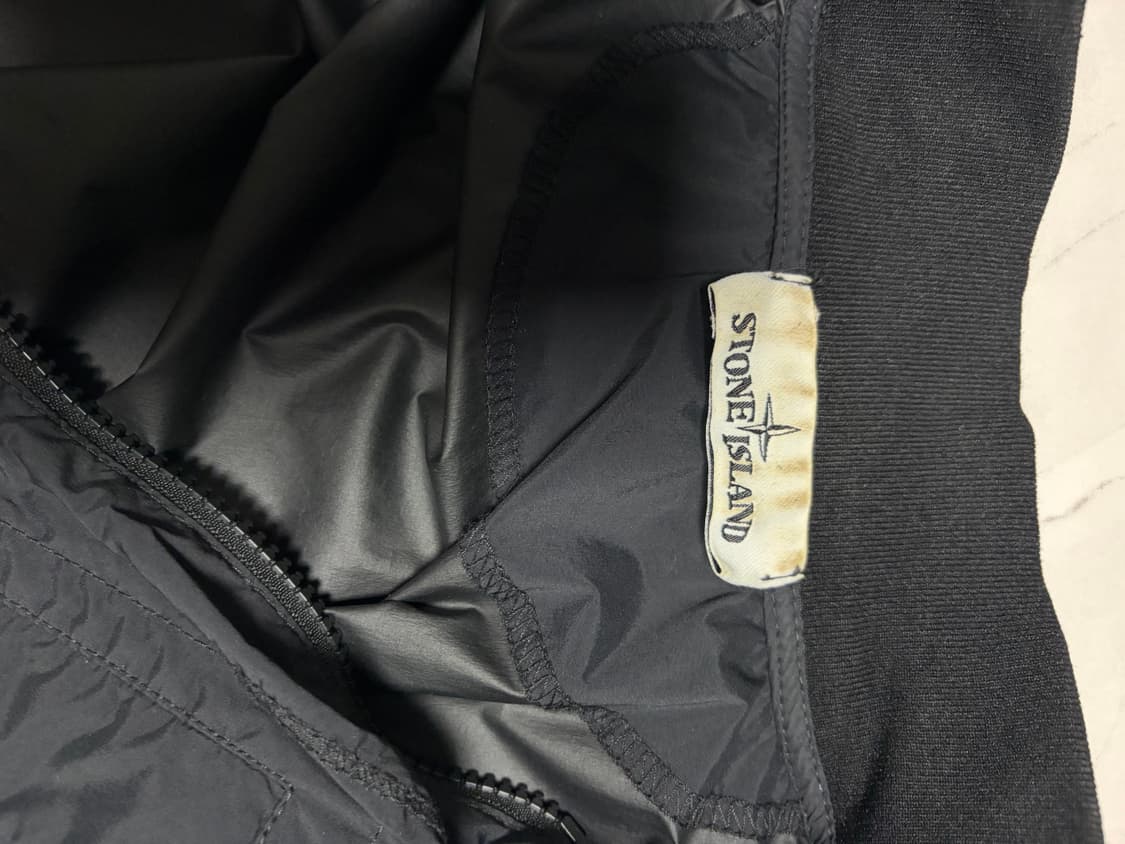 스톤아일랜드 스킨터치 나일론 TC 블랙 M 사이즈 상품이미지4