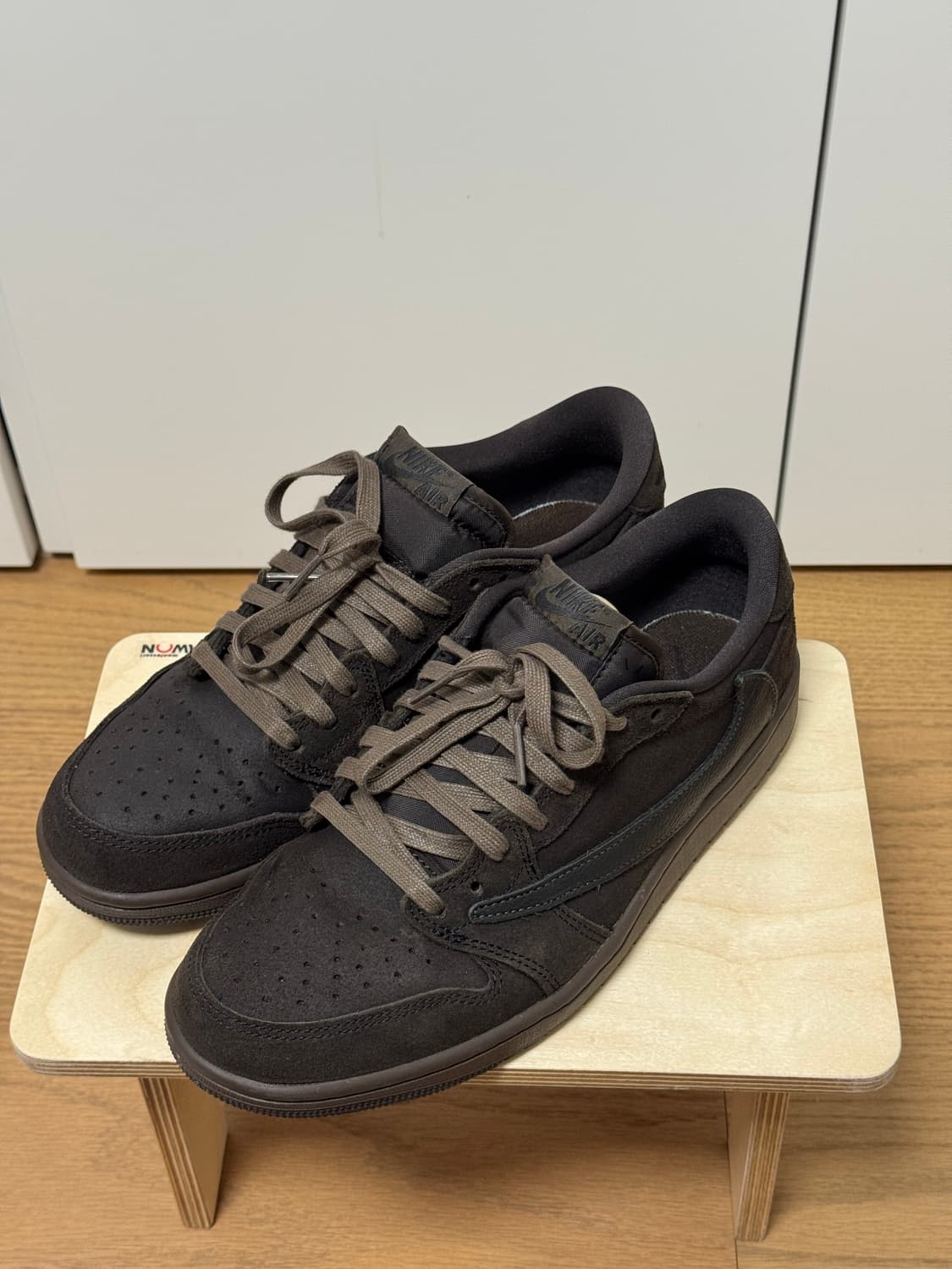 조던 1 x 트레비스 스캇 벨벳 브라운 앤 다크 모카 상품이미지2