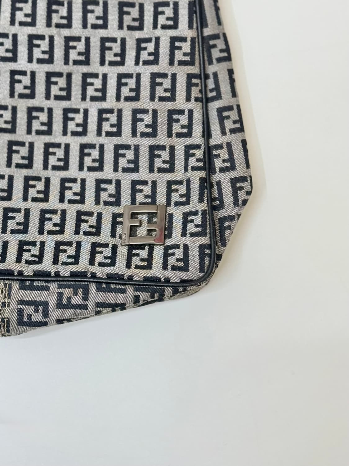 FENDI 주키노 오이스터 숄더백 상품이미지3