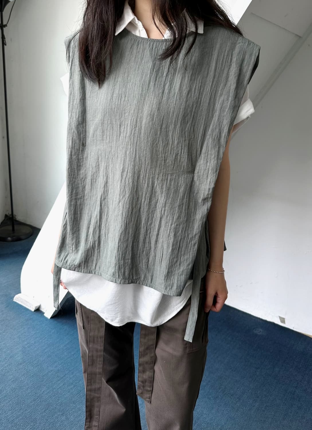 Washed poly nylon sleeveless belted P/O 상품이미지3