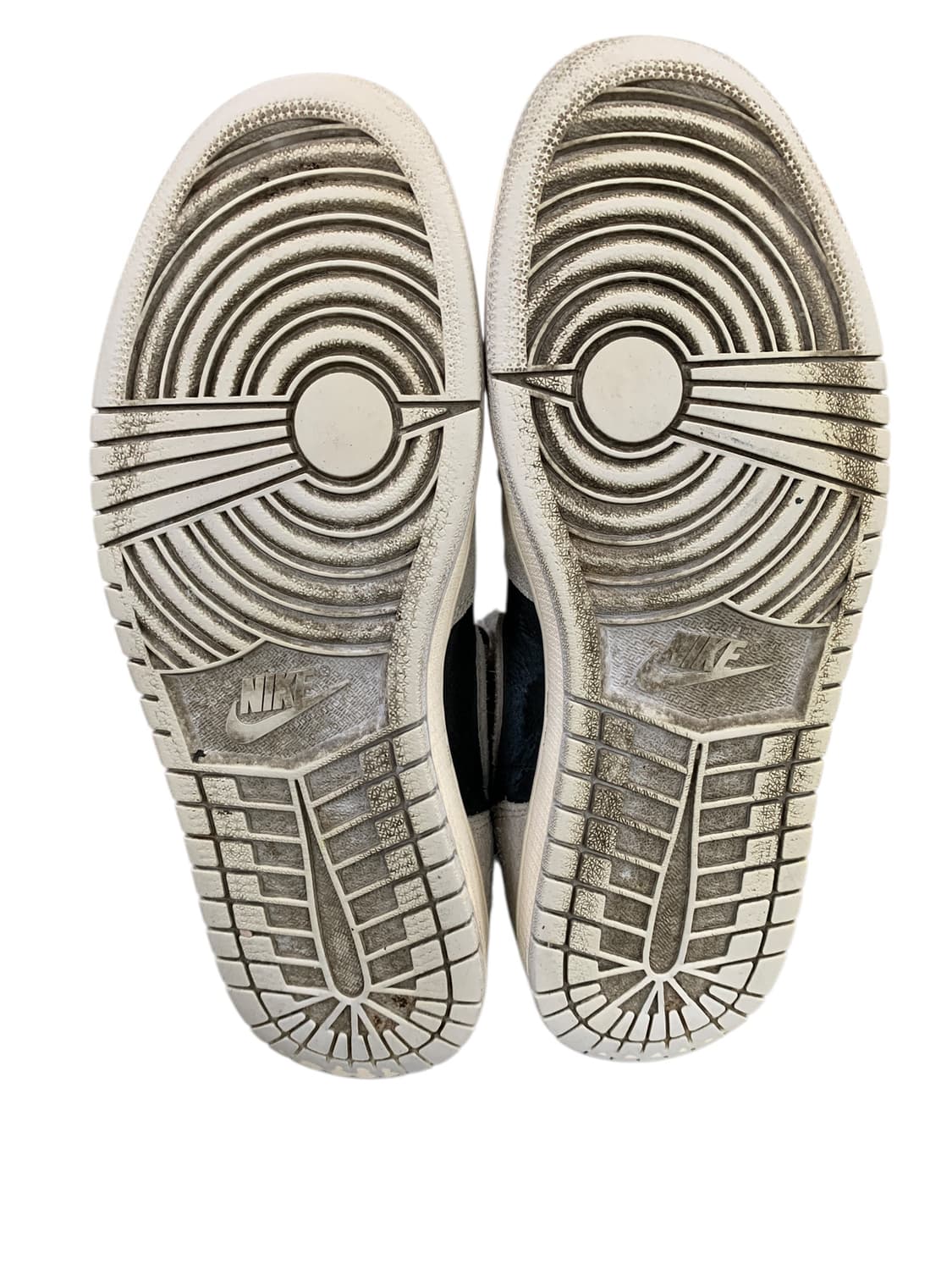 조던 1 레트로 하이 뉴트럴 그레이 하이퍼 크림슨 285 상품이미지6