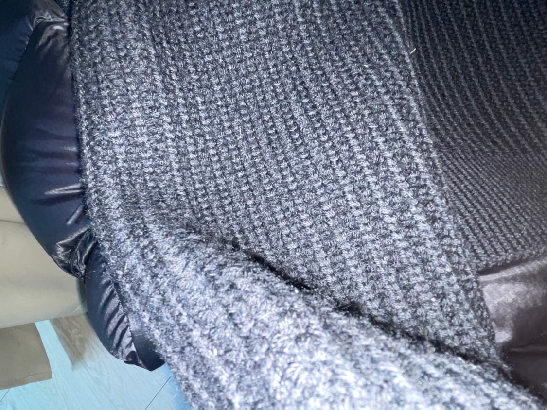 Cp컴퍼니 메리노울 니트패딩 XL판매합니다! 상품이미지4