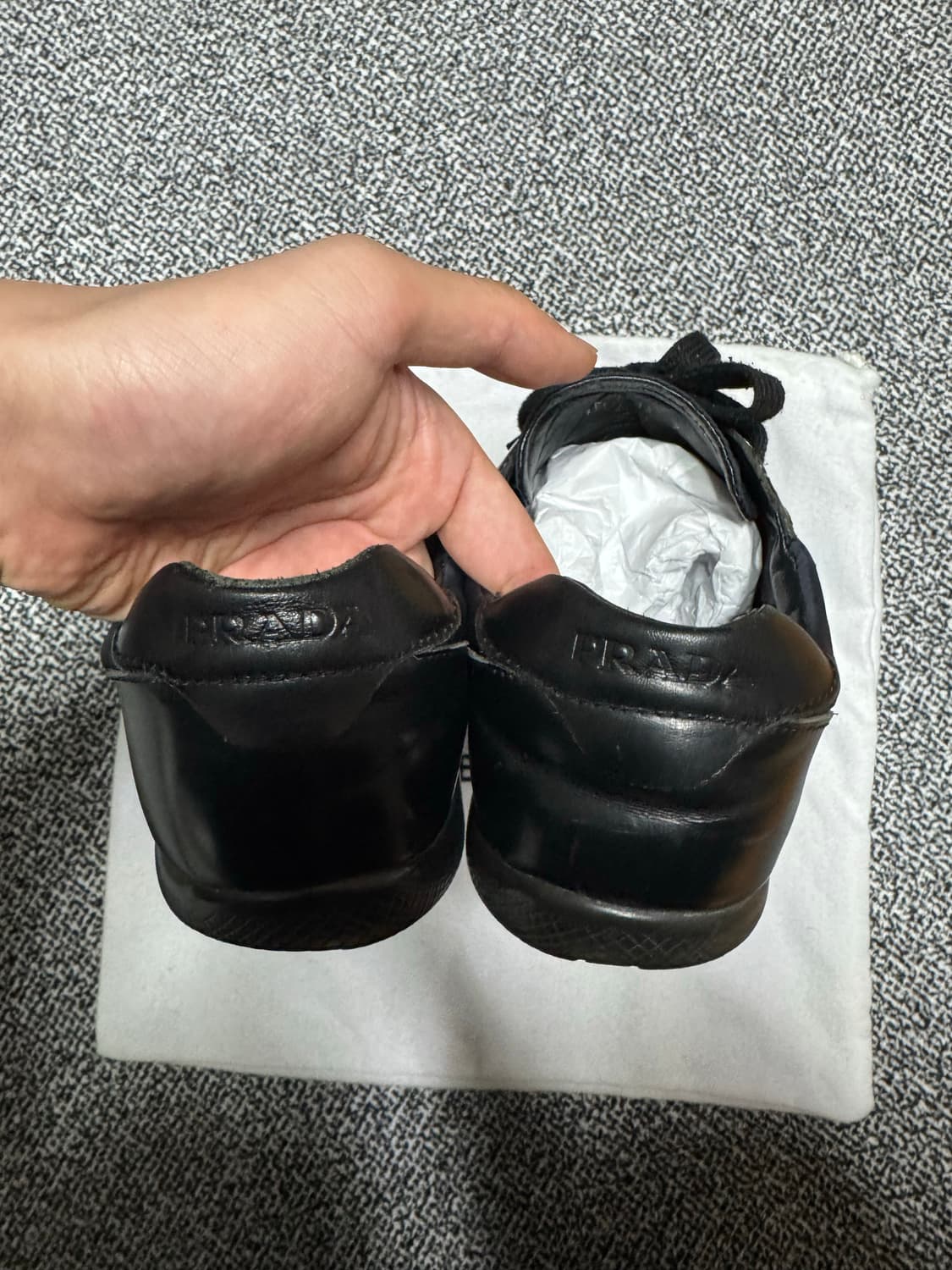 프라다 리나일론 & 레더 스니커즈 상품이미지5