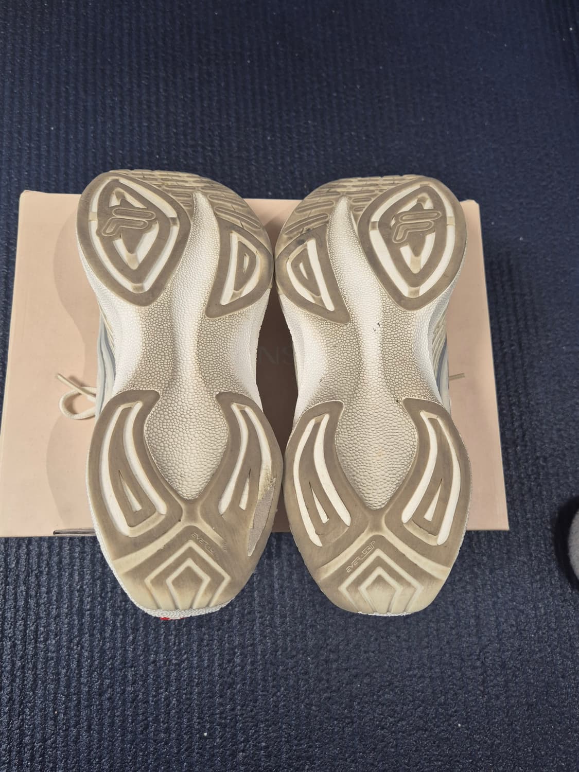 휠라 뉴런 임펄스 7  러닝화 280 (아이보리) 상품이미지7