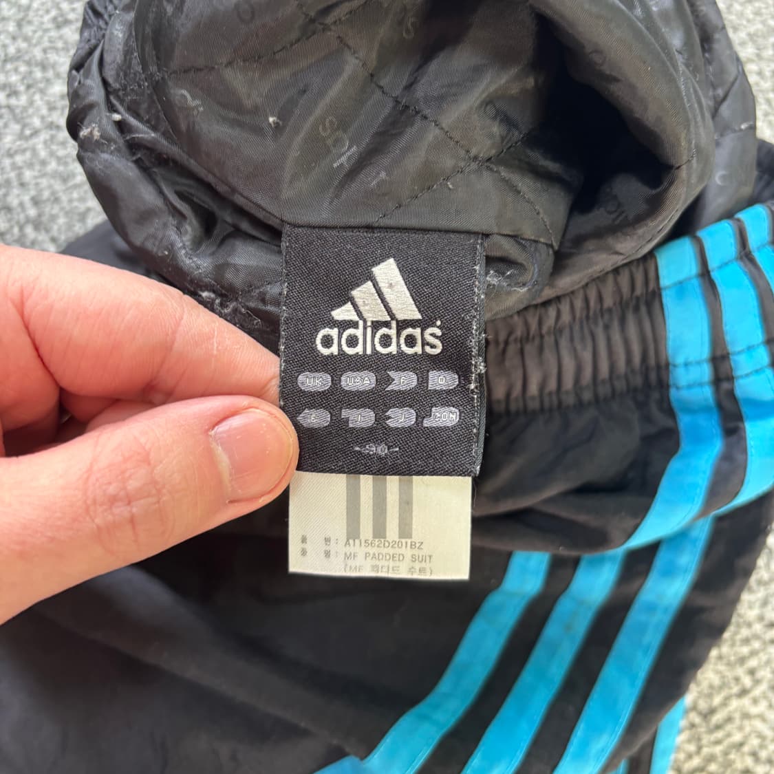 아디다스 올드스쿨 나일론 누빔 조거 팬츠 (90) 상품이미지3