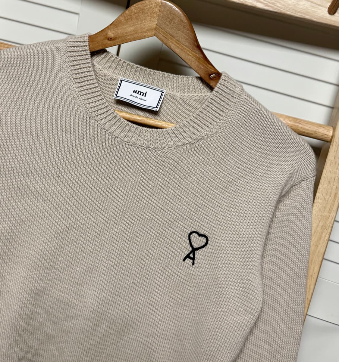 아미 니트 하트로고 체인스티치 베이지 상품이미지3