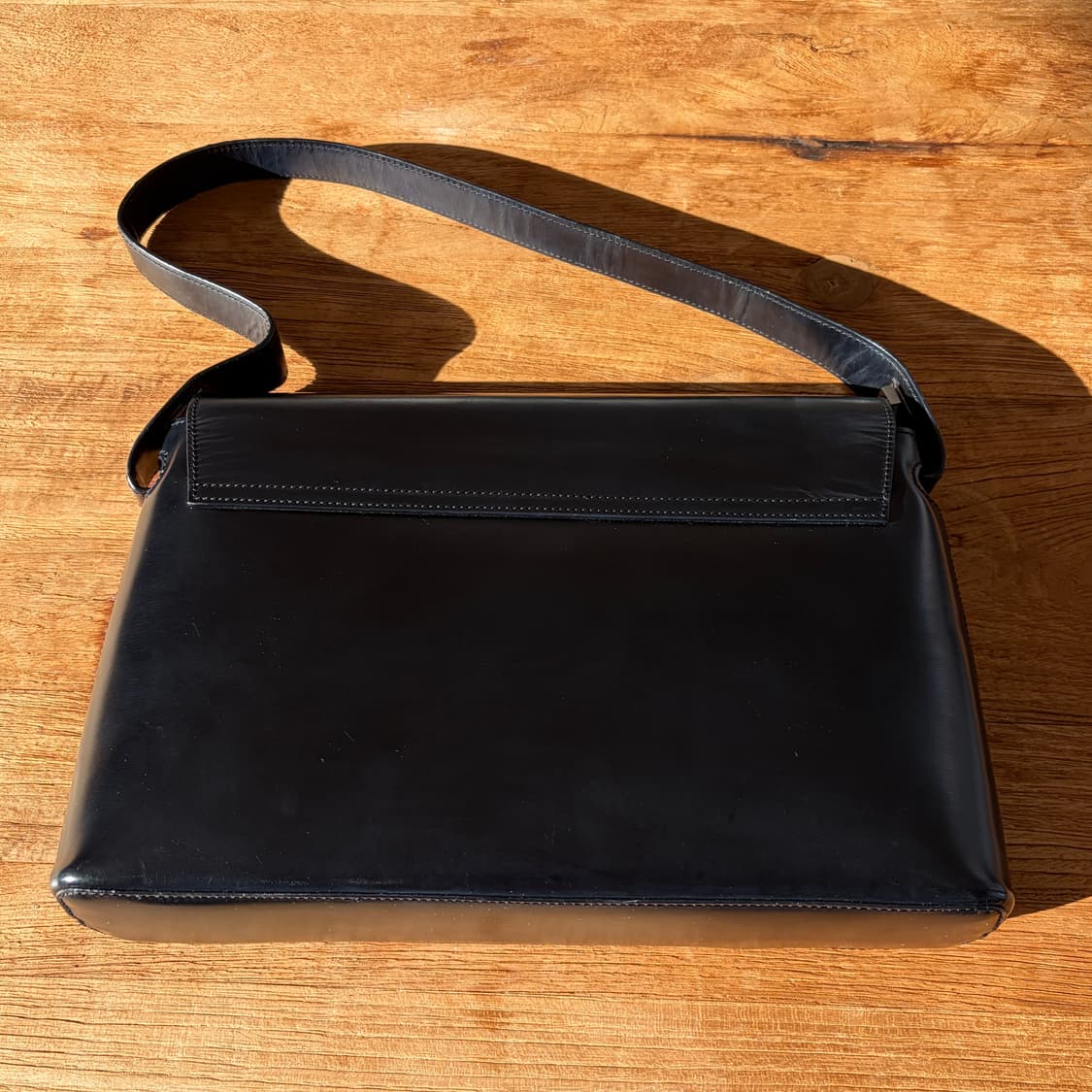 로에베 가죽 숄더백 상품이미지4