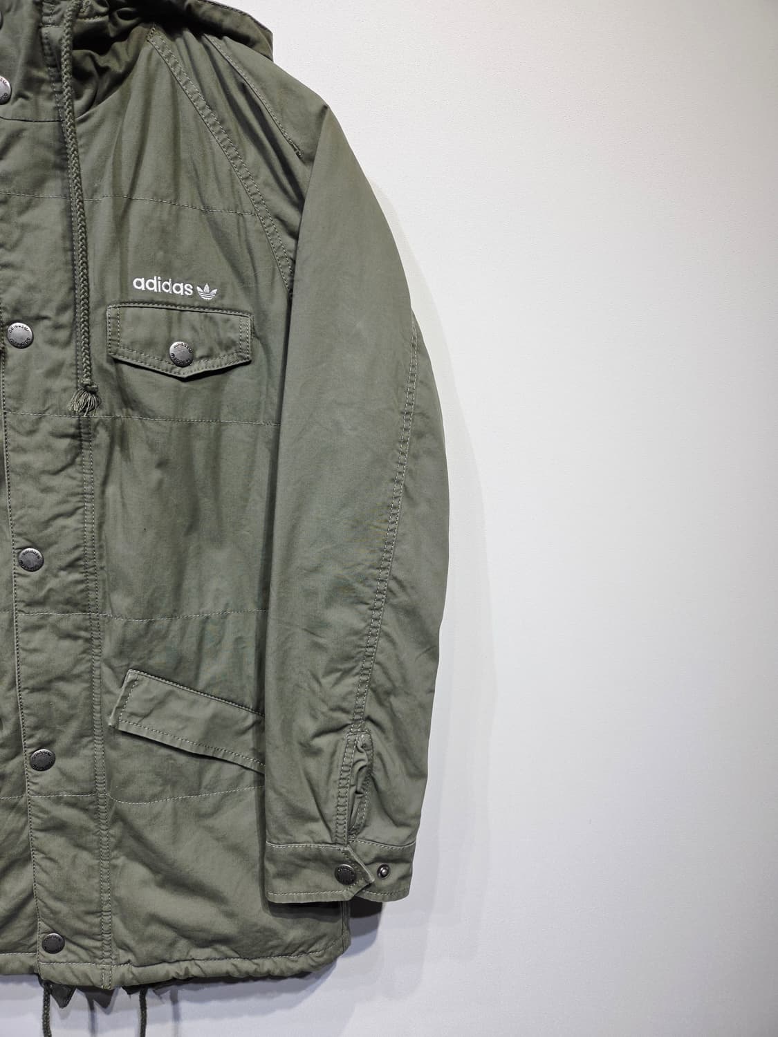 아디다스 오리지널스 패딩 피쉬테일 파카 야상 자켓 상품이미지4