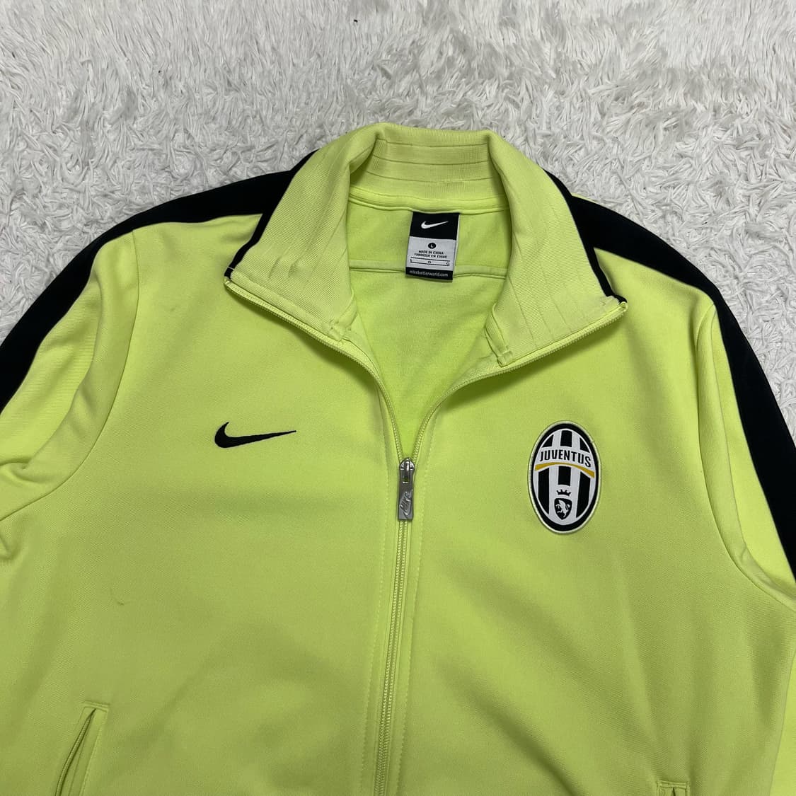 Nike neon yellow Juventus jersey 상품이미지6