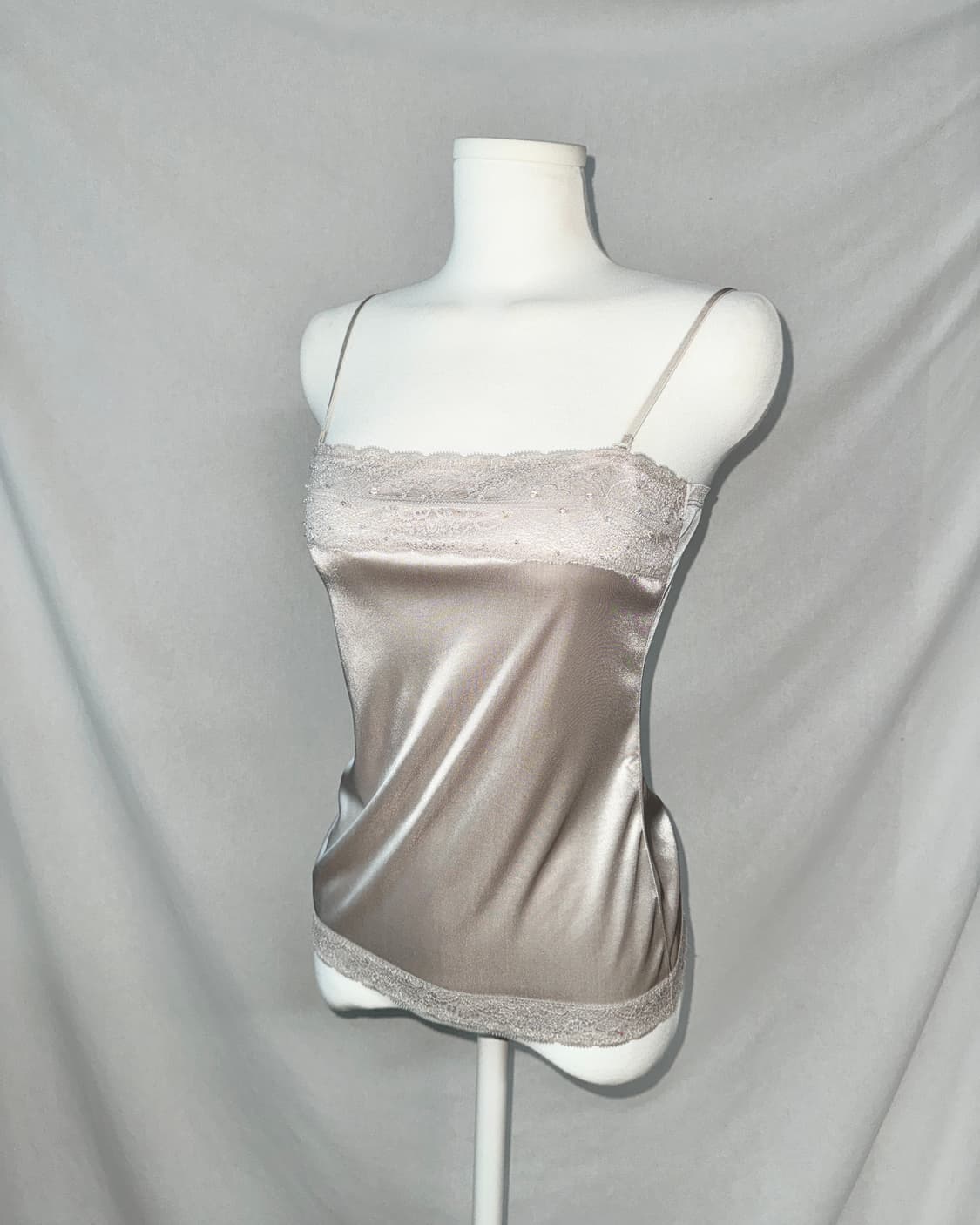 레이스 새틴 큐빅 슬리브리스 상품이미지1