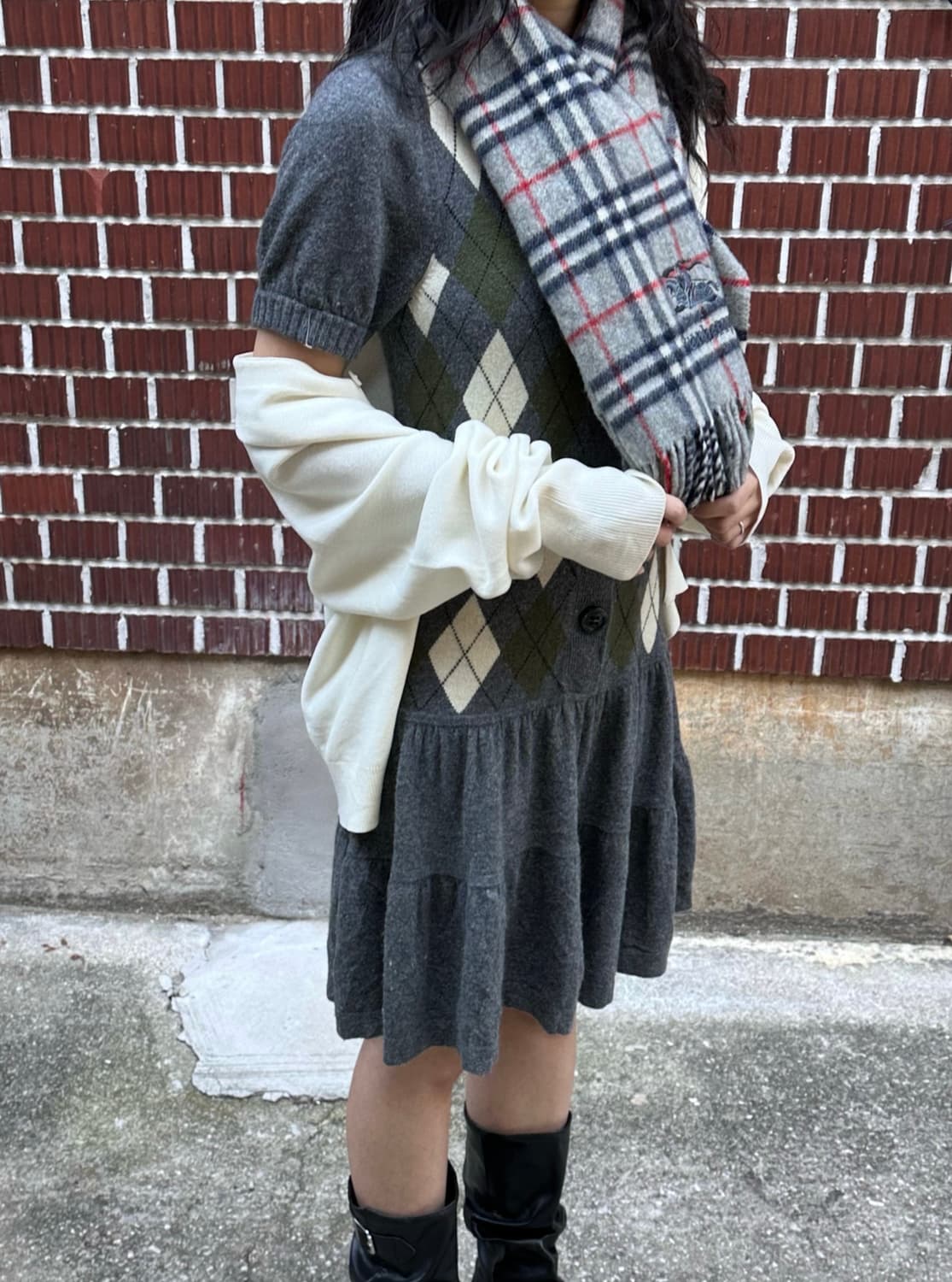 버버리 체크 원피스 화이트 가디건 코디세트 상품이미지3
