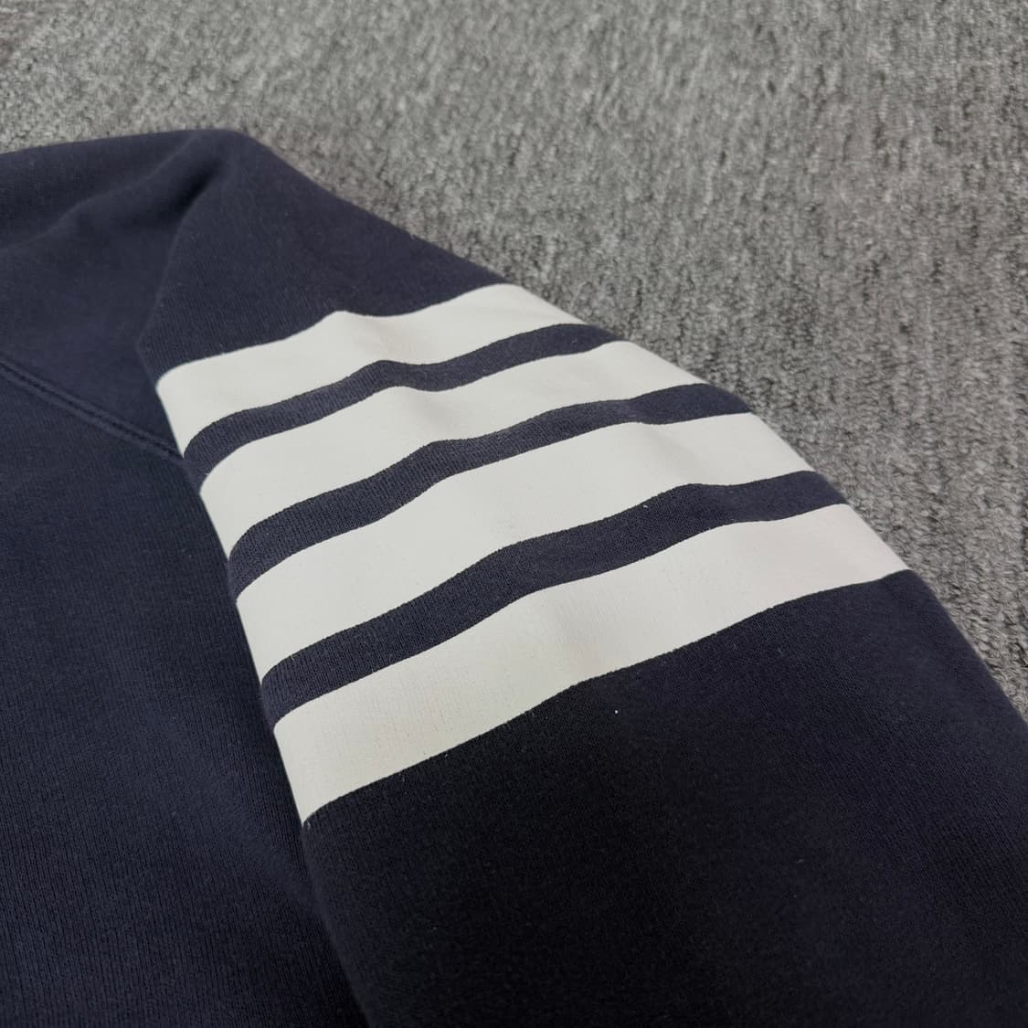 [정품/S+급] 톰브라운 4바 후드집업 네이비 상품이미지4