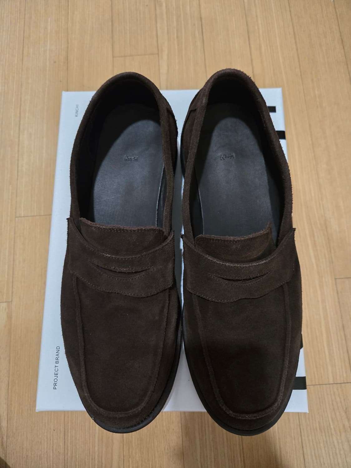 킨치 810 로퍼 285 브라운색상 판매합니다 상품이미지1