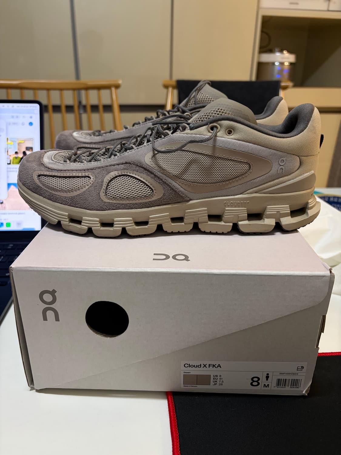 [260] 새제품급 온 러닝 FKA 트위그스 클라우드 데저트 상품이미지3