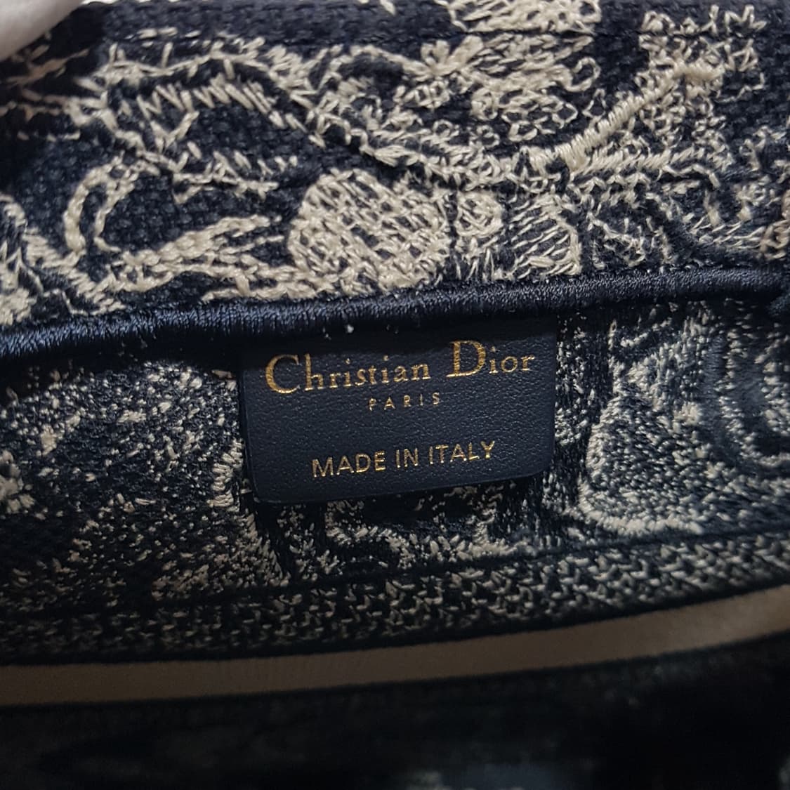 디올 북 토트백 스몰 뜨왈 드 주이 리버스 자수 상품이미지9