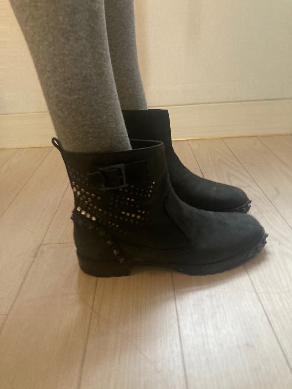 Studded Vintage Boots 상품이미지2