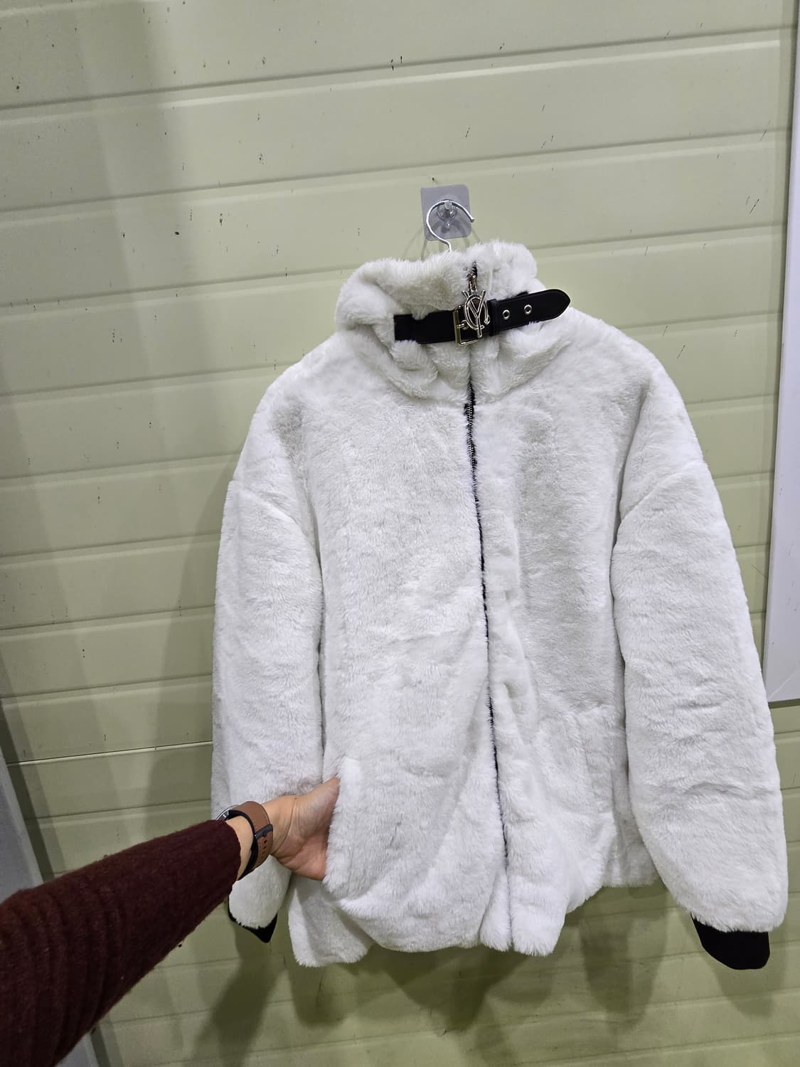 유니크한 화이트 퍼 자켓 상품이미지8