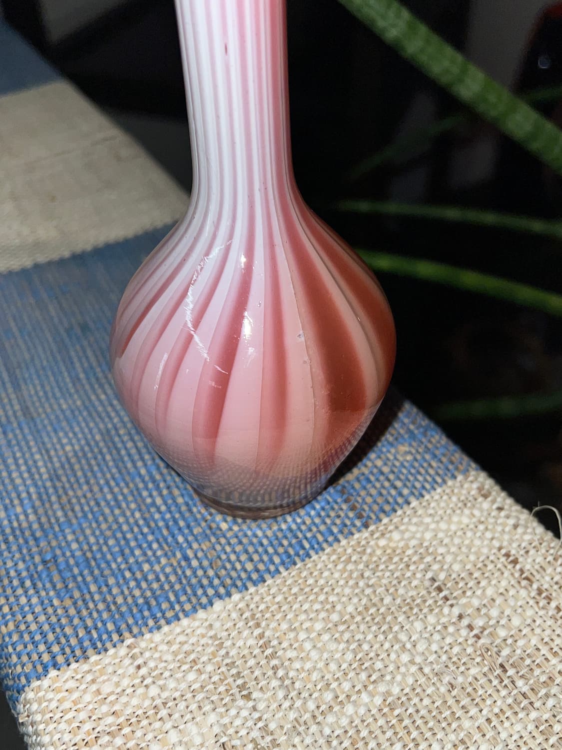 60s Czech pinkish-red Opalines Bud Vase 상품이미지4