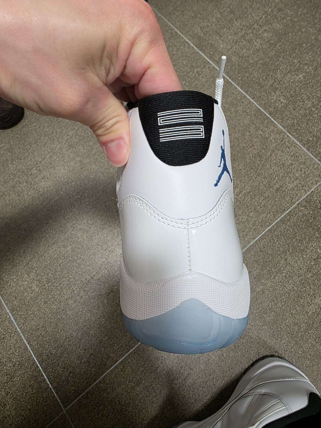 조던 11 레트로 레전드 블루 2024 상품이미지4