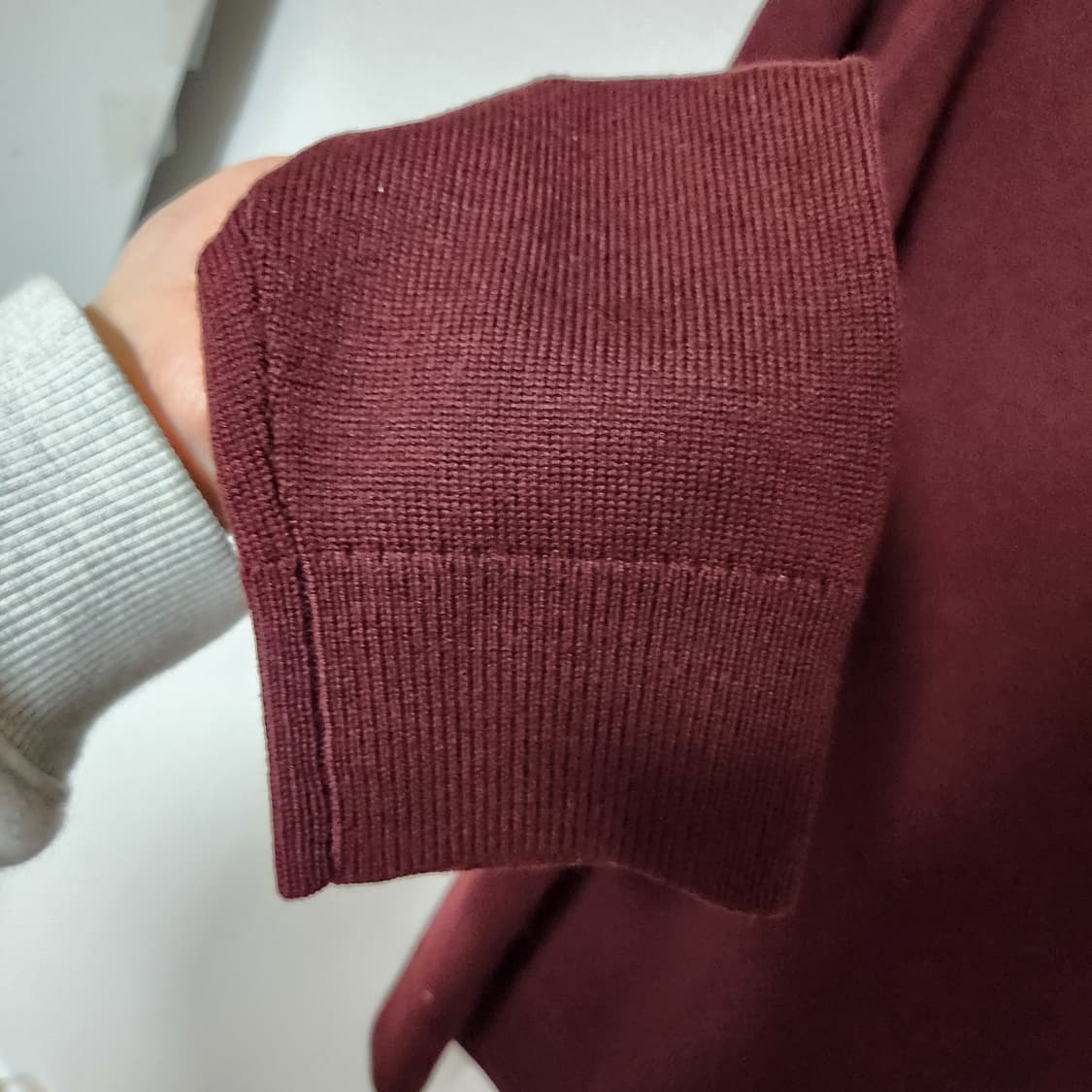 띠어리 버건디 니트 남L 상품이미지4
