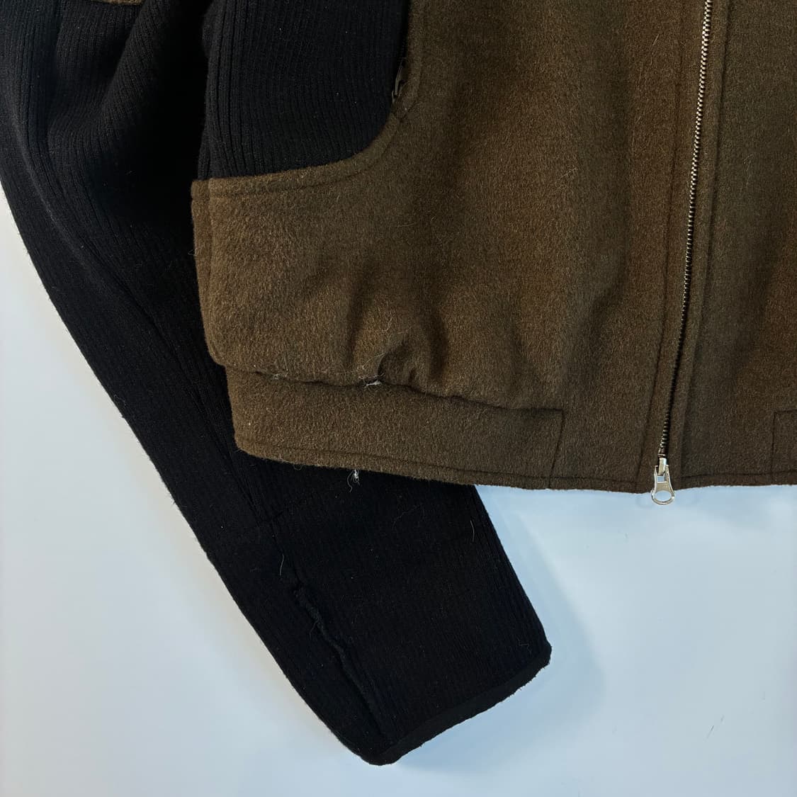 The open product  더오픈프로덕트 서클러 포켓 봄버 자켓   상품이미지4