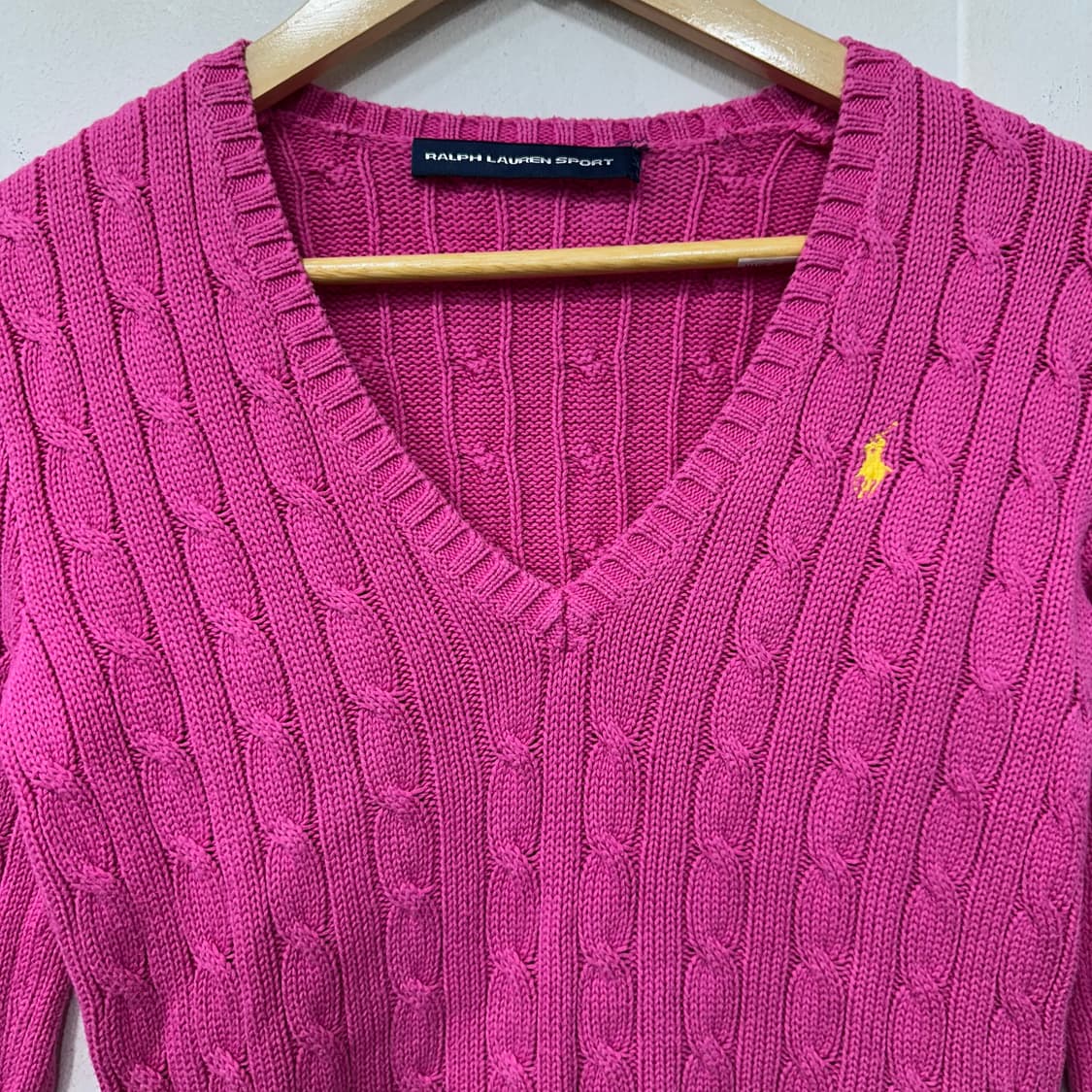 폴로 꽈배기 브이넥 니트 상품이미지3