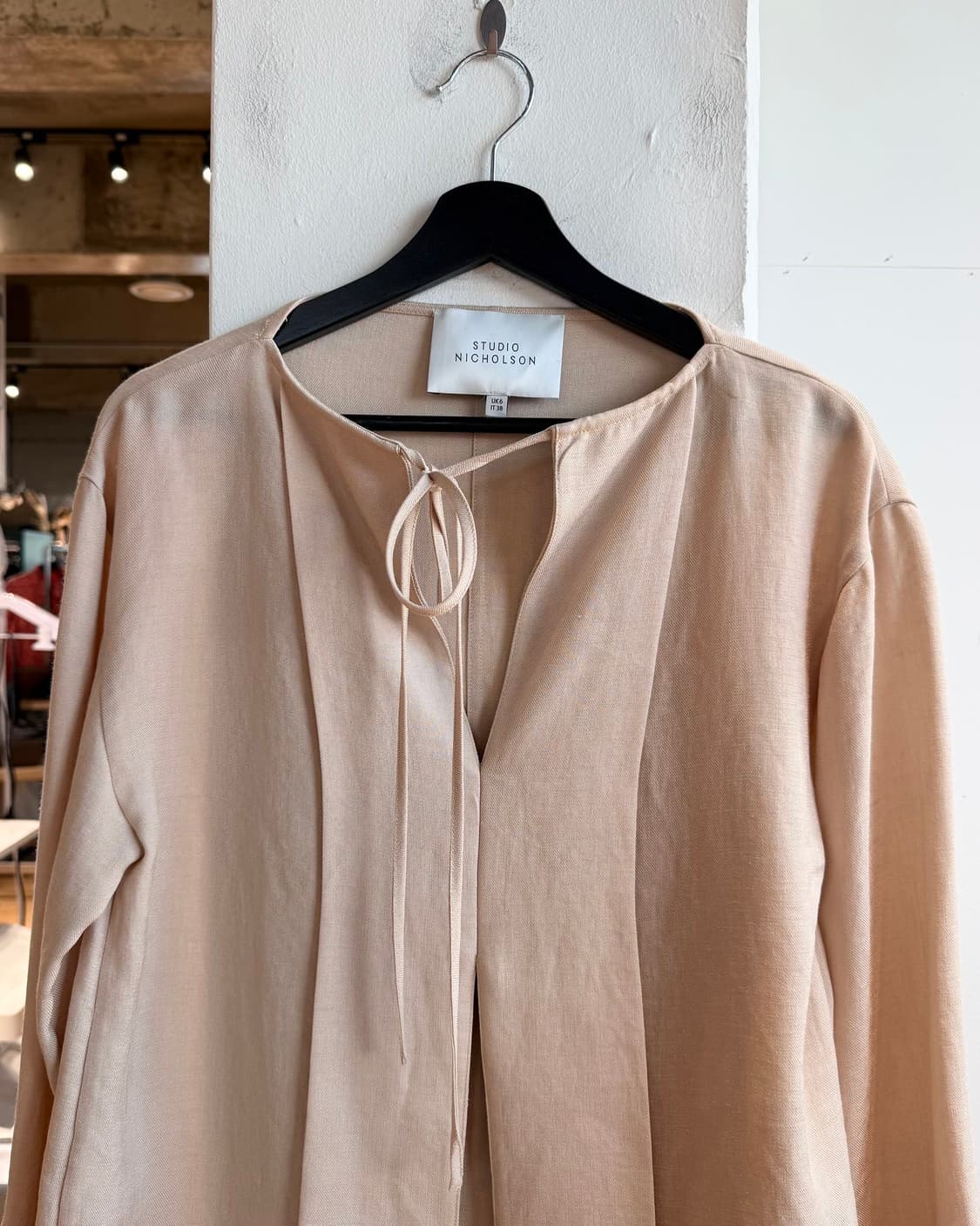 스튜디오 니콜슨 베이지 리본넥 블라우스  상품이미지3