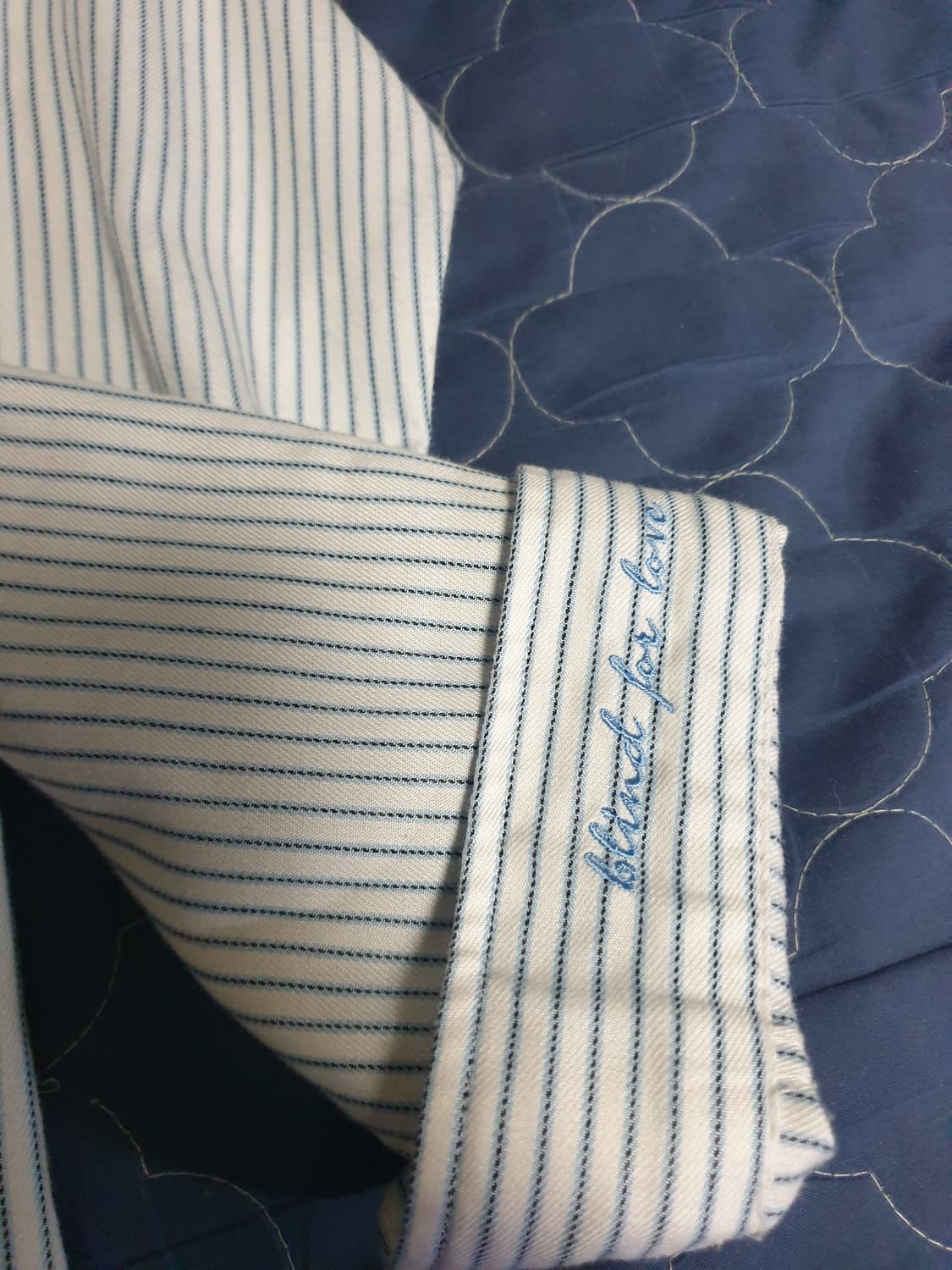 다이아몬드레이라 폴리혼방 스트라이프 긴팔셔츠 블루 (XL) 상품이미지3