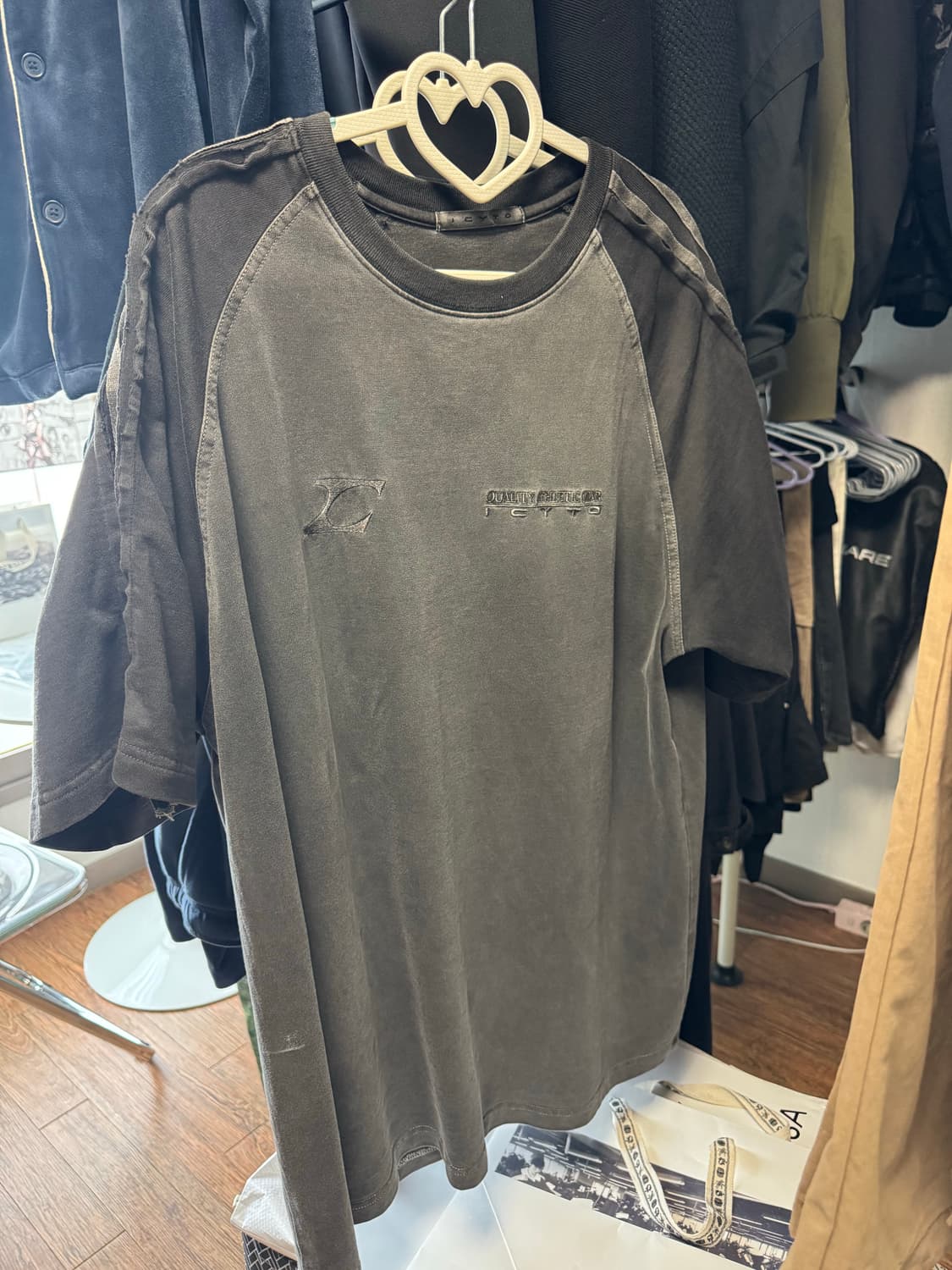 Icyto 래글런 티셔츠 다크그레이 상품이미지4