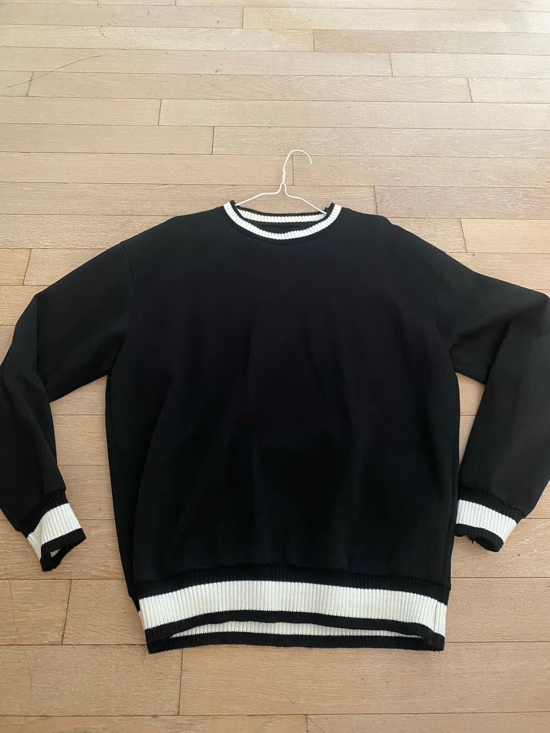 폴리 제질 맨투맨 상품이미지1