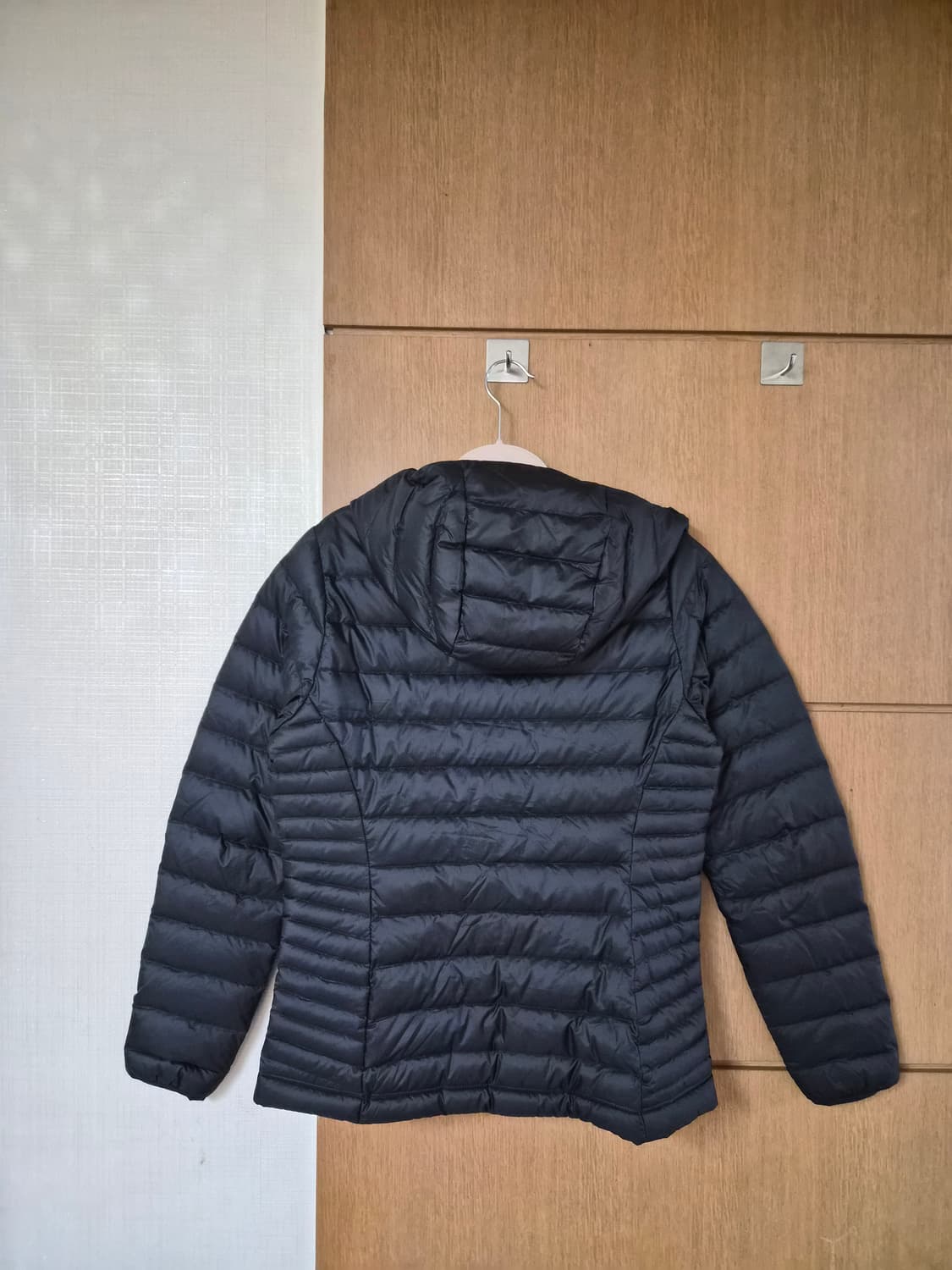 파타고니아 여성 경량후드패딩 상품이미지2