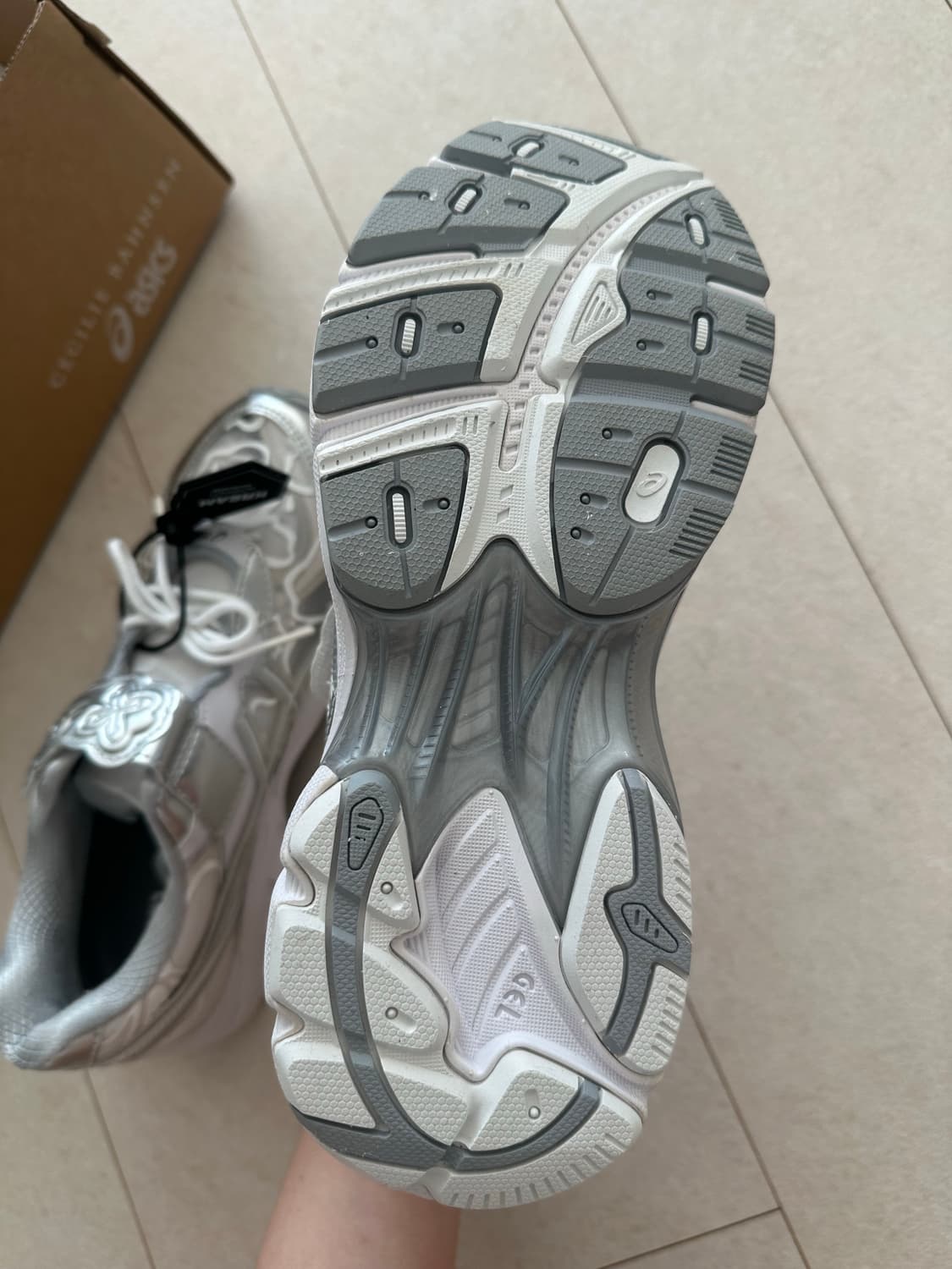 세실리에 반센X아식스  GT2160 실버 상품이미지4