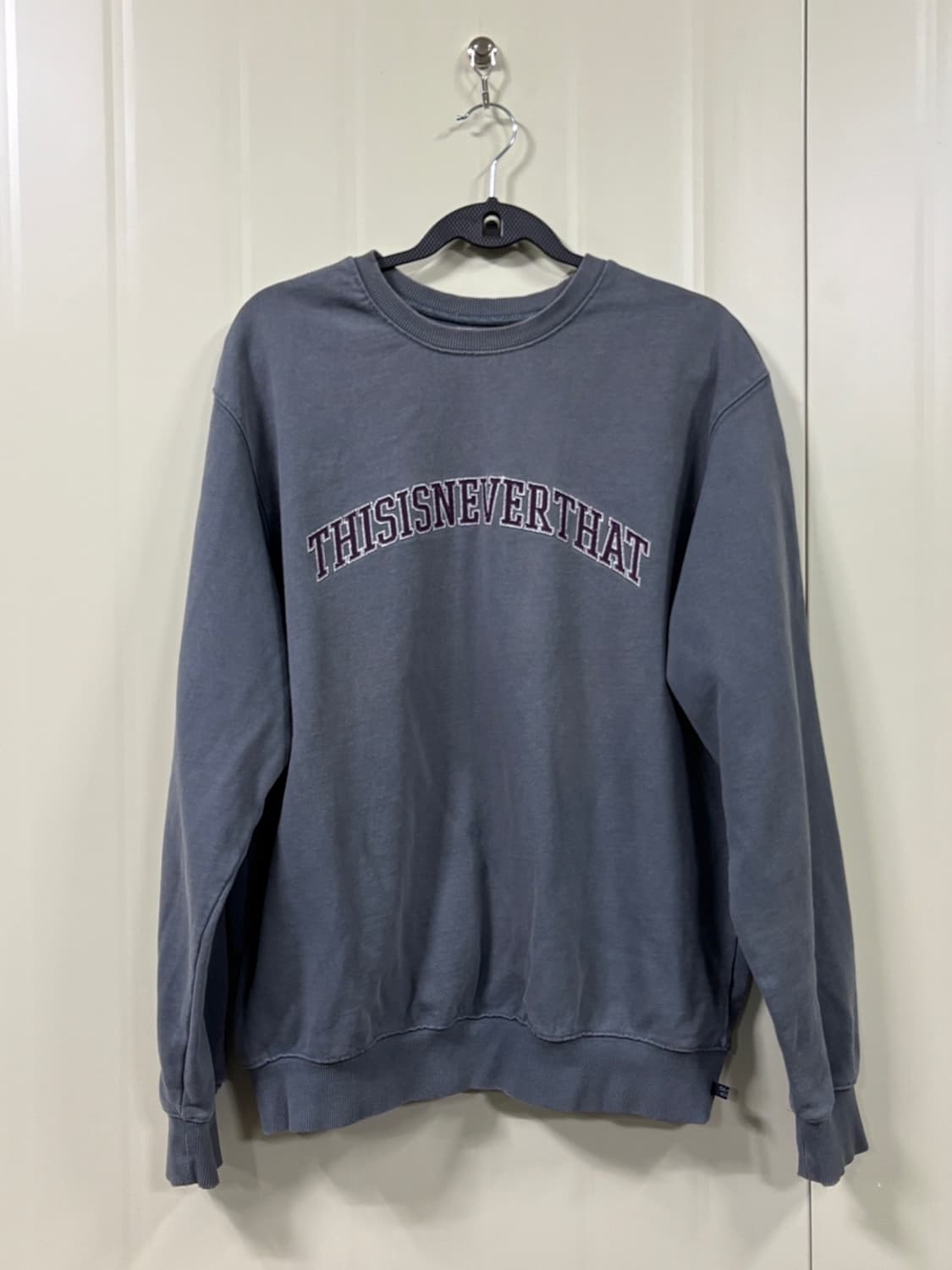 디스이즈네버댓 스웻셔츠 상품이미지1