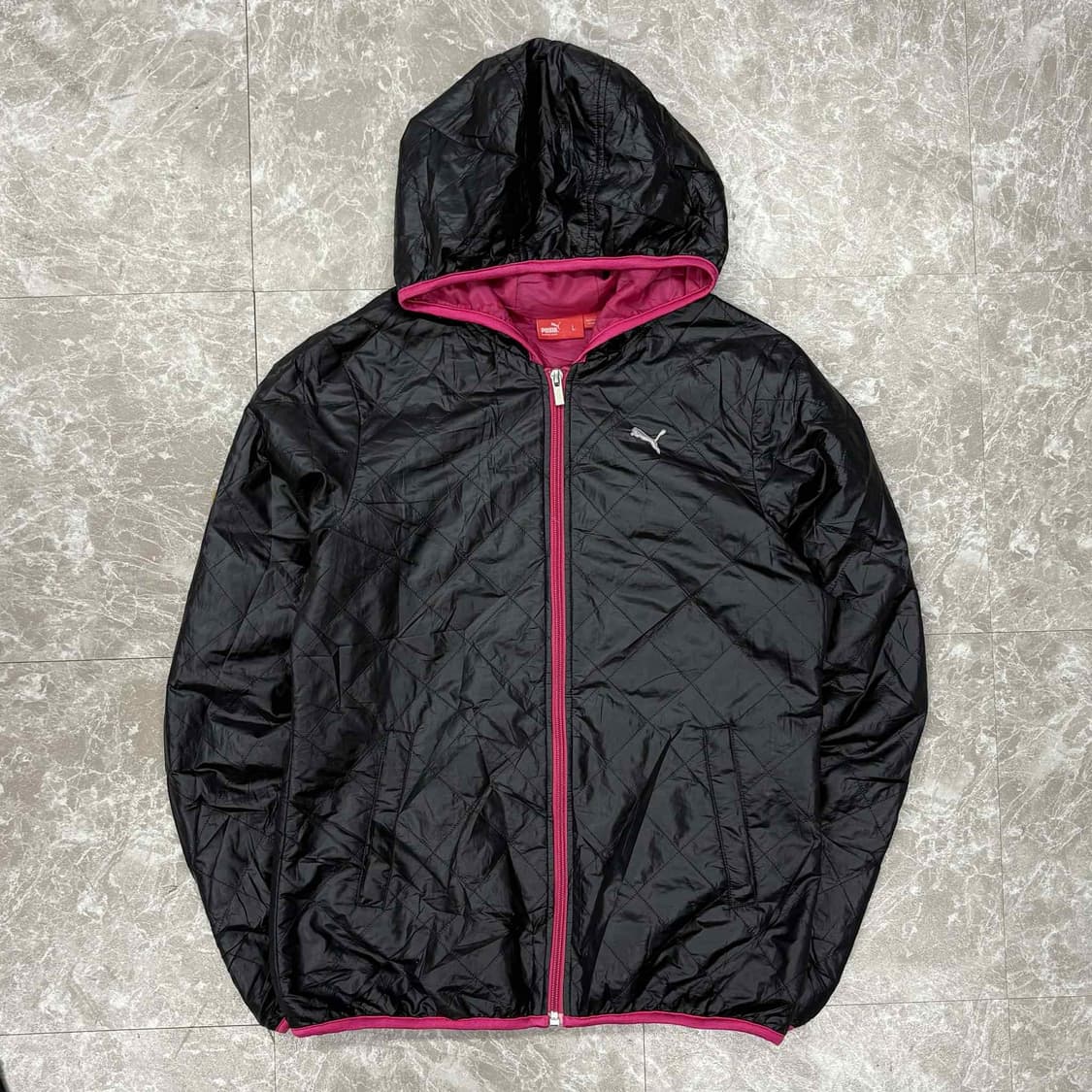 퓨마 일본판 블랙 핑크 퀄티드 자켓 경량  후드 패딩(L) 상품이미지2