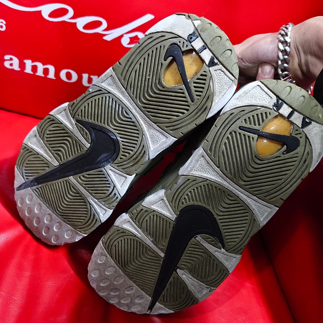 나이키(Nike) 에어모어 업템포 이리디센트 275size 상품이미지6