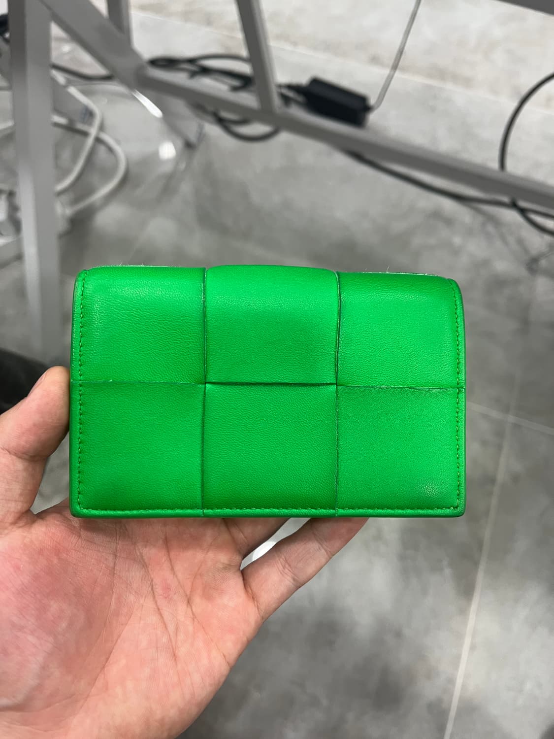 보테가 베네타 카세트 카드 지갑 상품이미지2