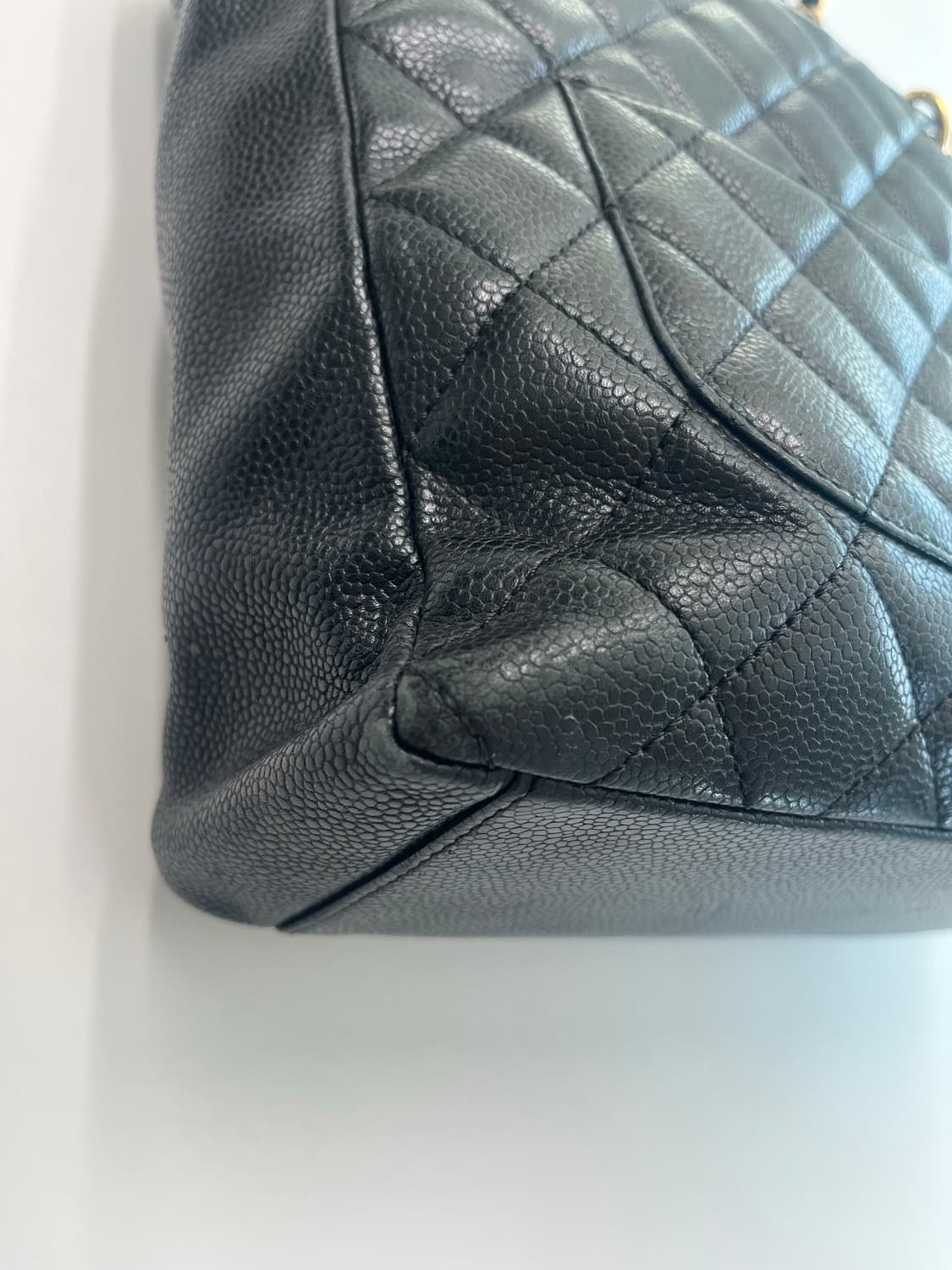 샤넬 그랜드샤핑 쁘띠 블랙 금장 상품이미지5