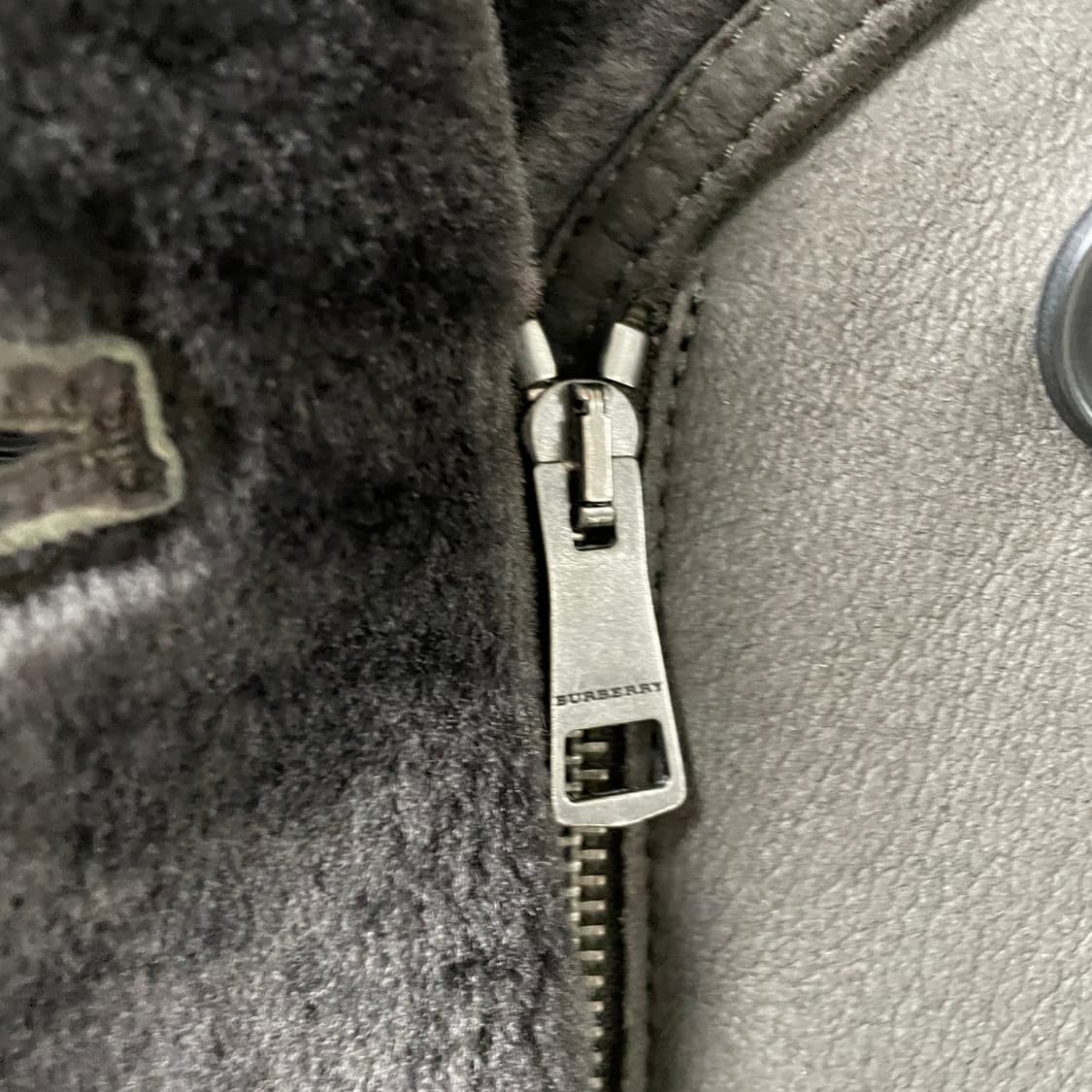 버버리 무스탕 34(W) 상품이미지5