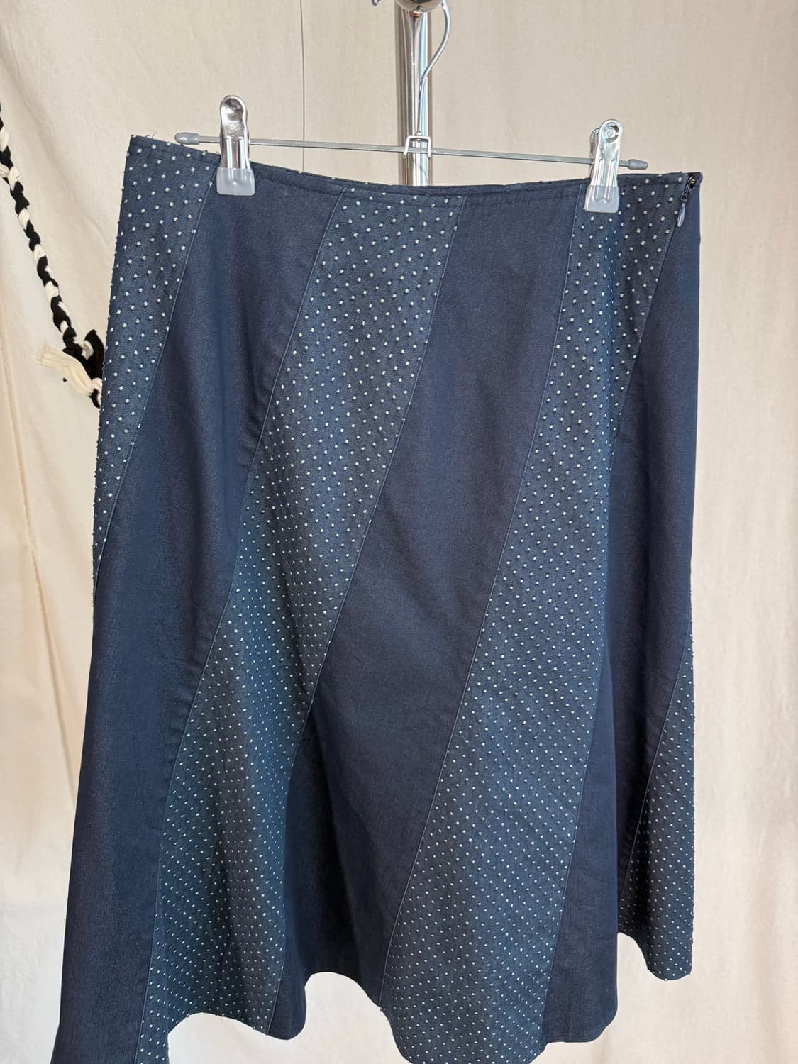 도트 절개라인 데님 미디스커트 상품이미지3