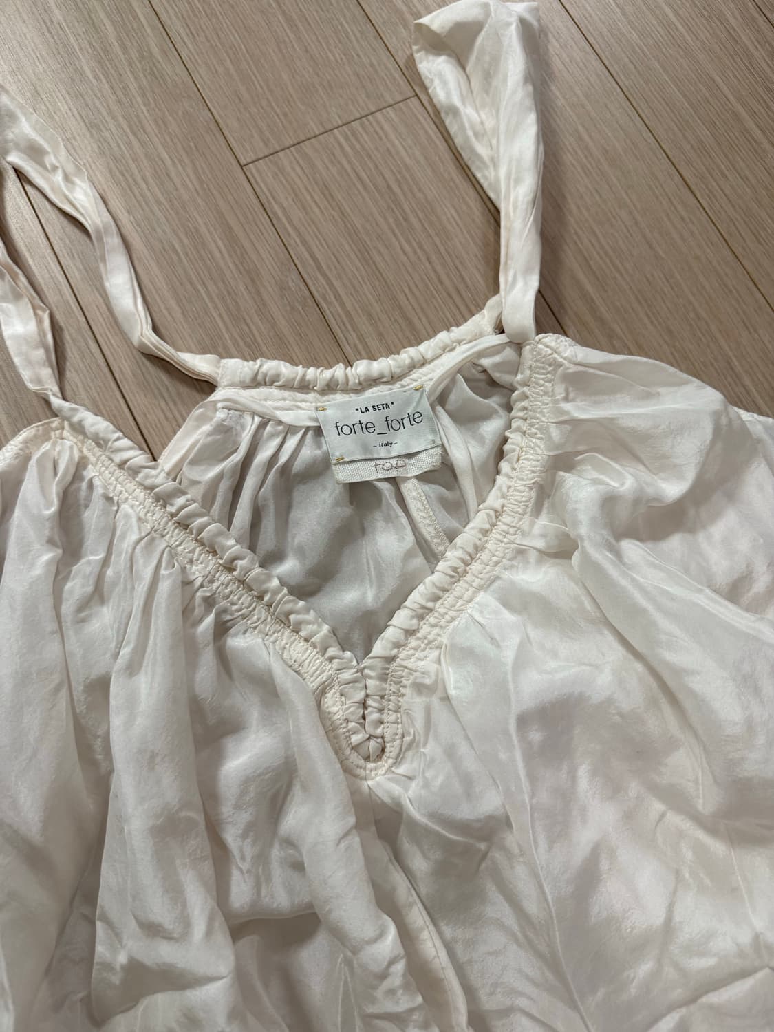 ForteForte 포르테포르테 셔링 슬리브리스 블라우스 상품이미지3