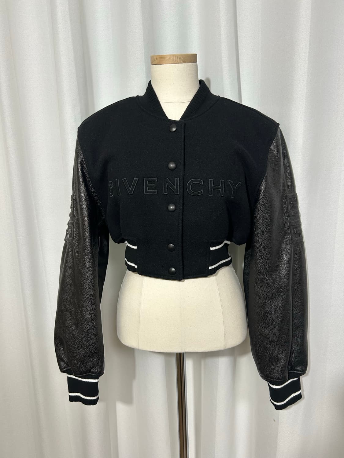 지방시  4G 바시티 숏자켓 미착용새상품 상품이미지1