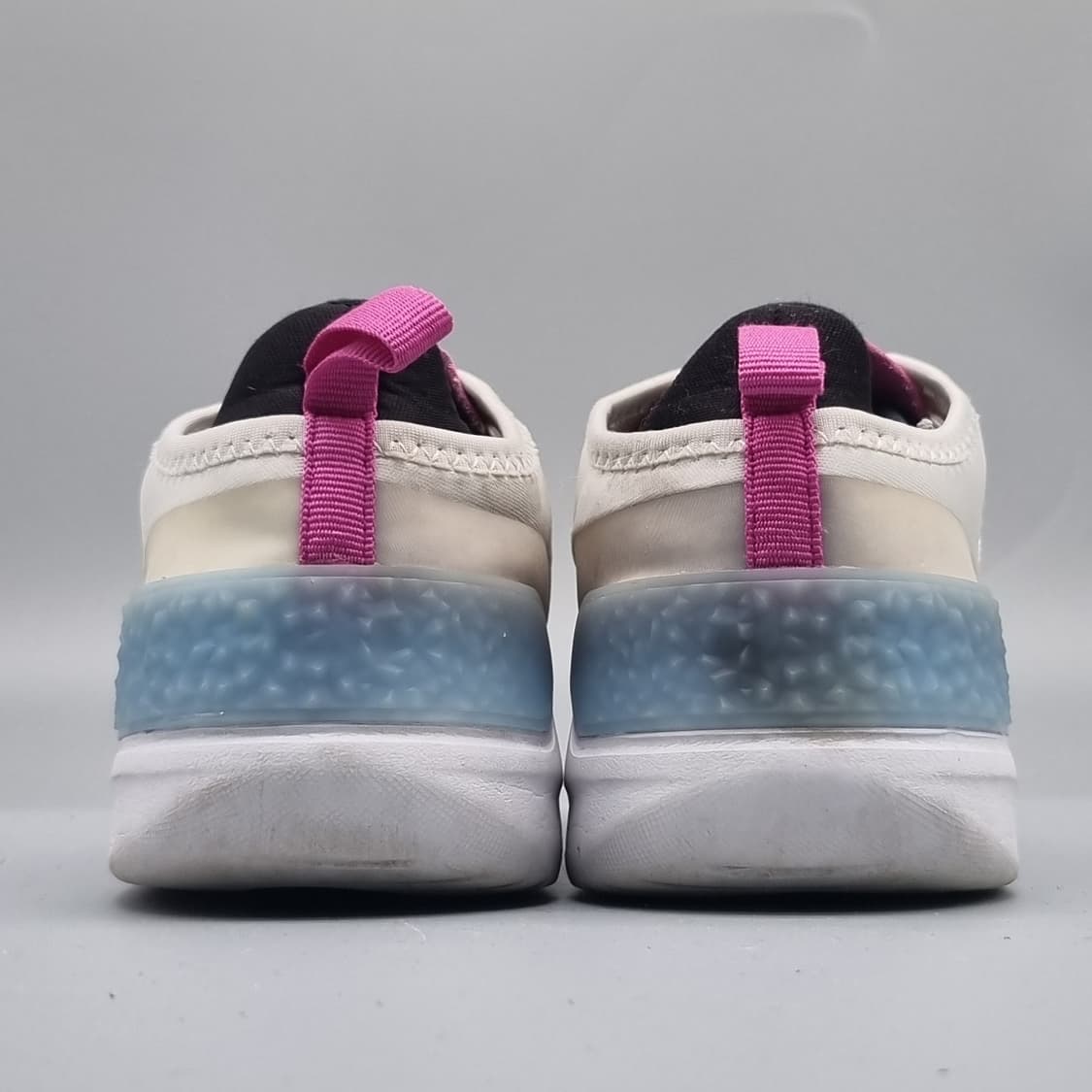 나이키 아믹사10 운동화240 상품이미지4