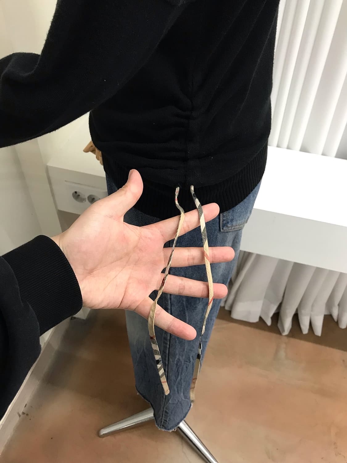 버버리 로고 딥브이넥 셔링 니트 상품이미지9