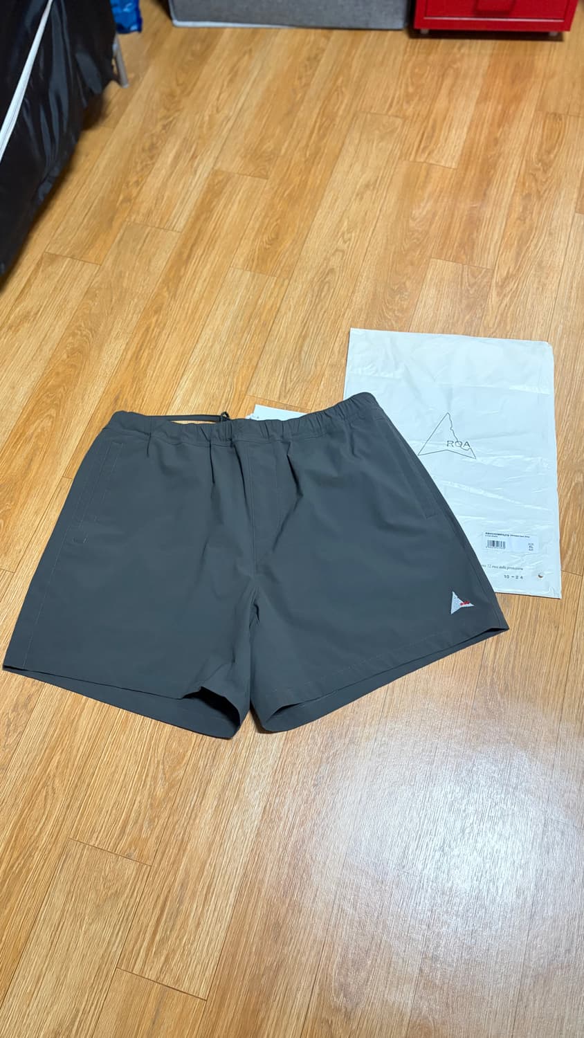 ROA의 로아쇼츠, 다크 그레이 색상 XL  상품이미지1